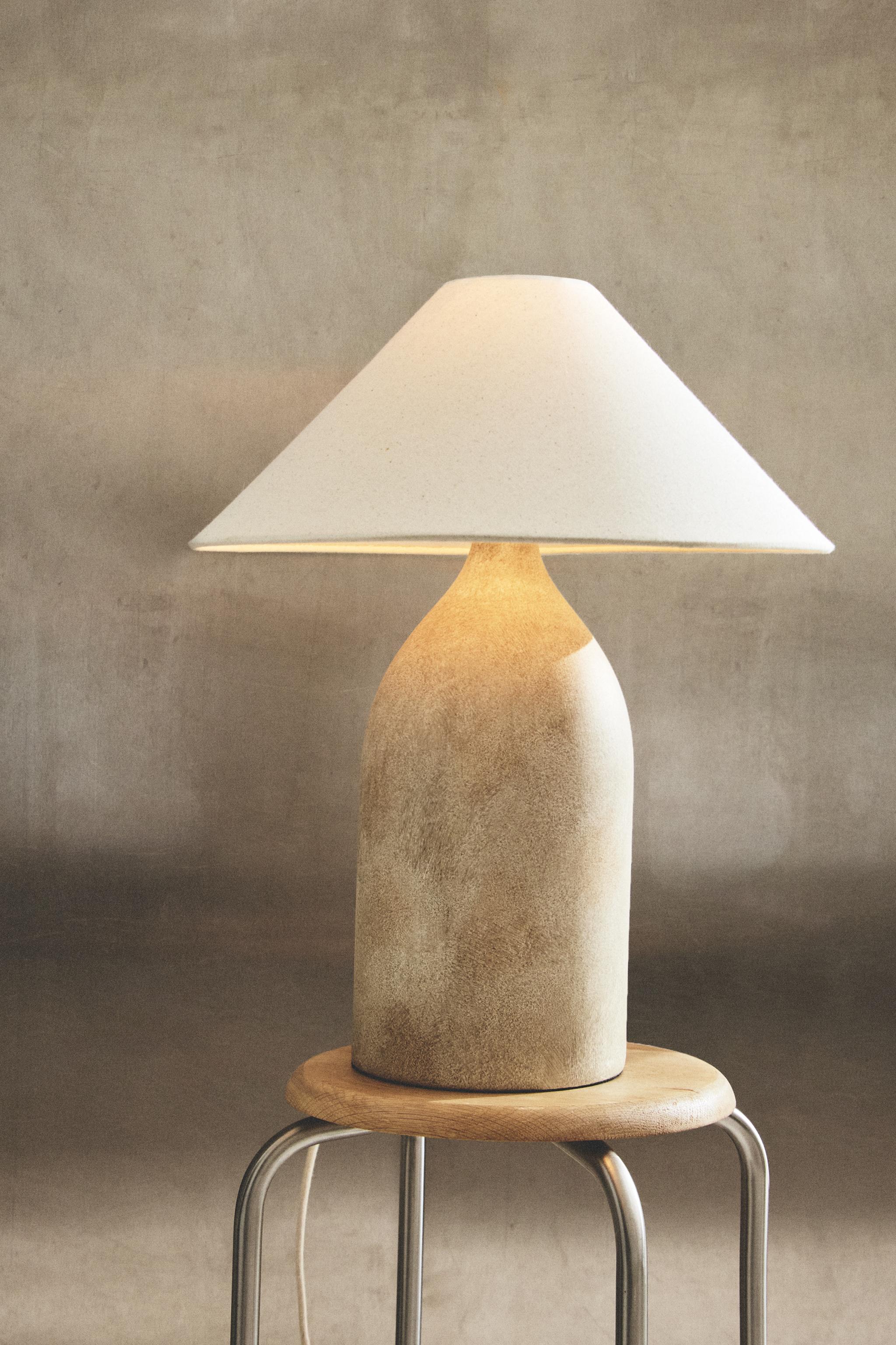 LARGE CERAMIC TABLE LAMP