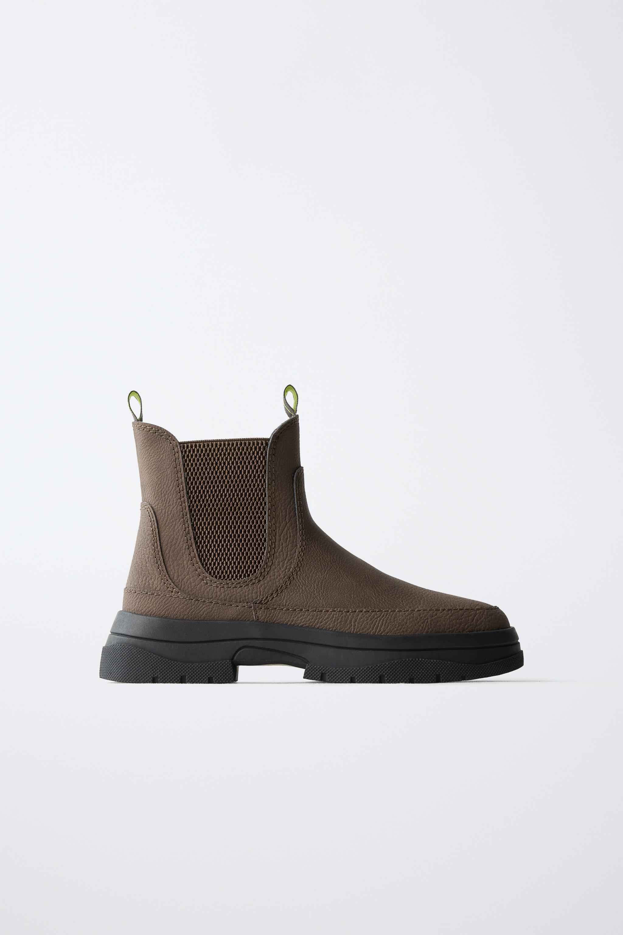 PULL TAB ANKLE BOOTS