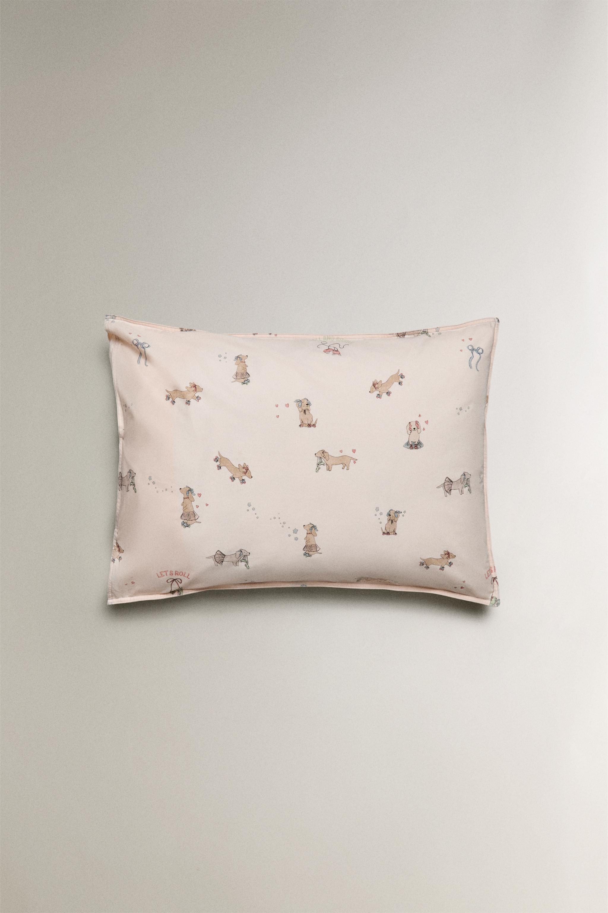 CHILDREN'S SKATING DOG PILLOWCASE