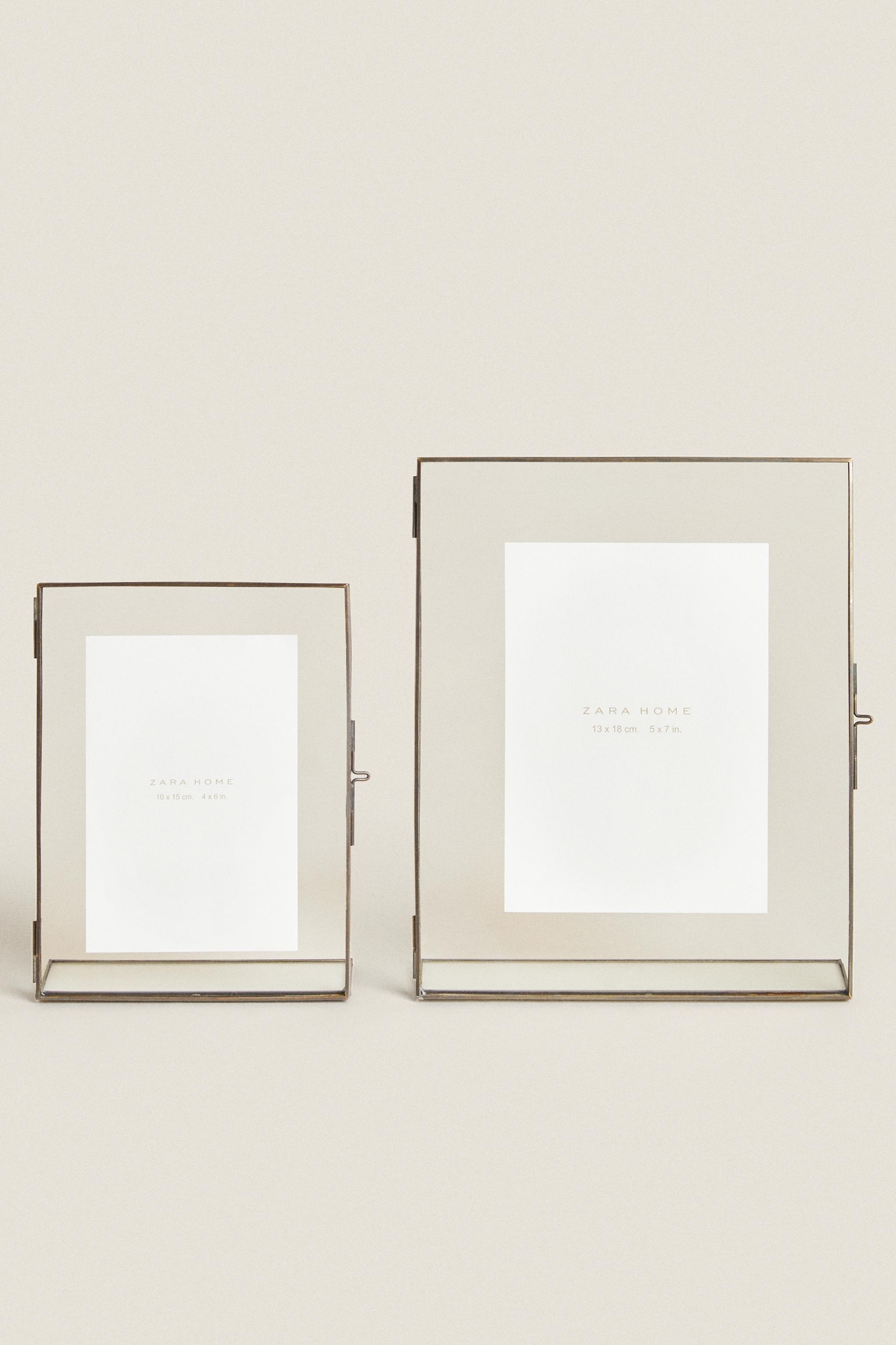 RECTANGULAR STRUCTURE PICTURE FRAME