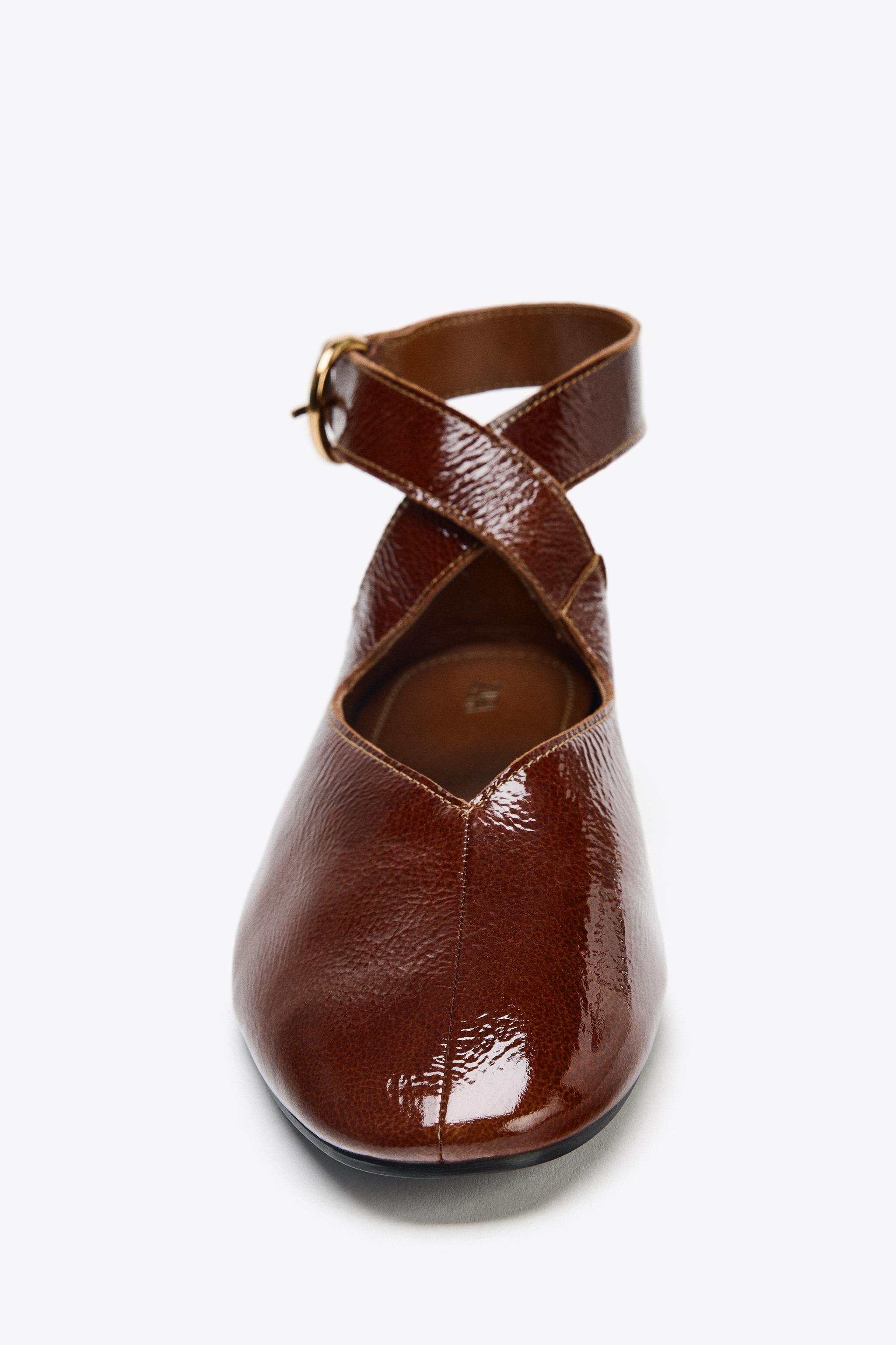 PATENT EFFECT BUCKLE BALLET FLATS