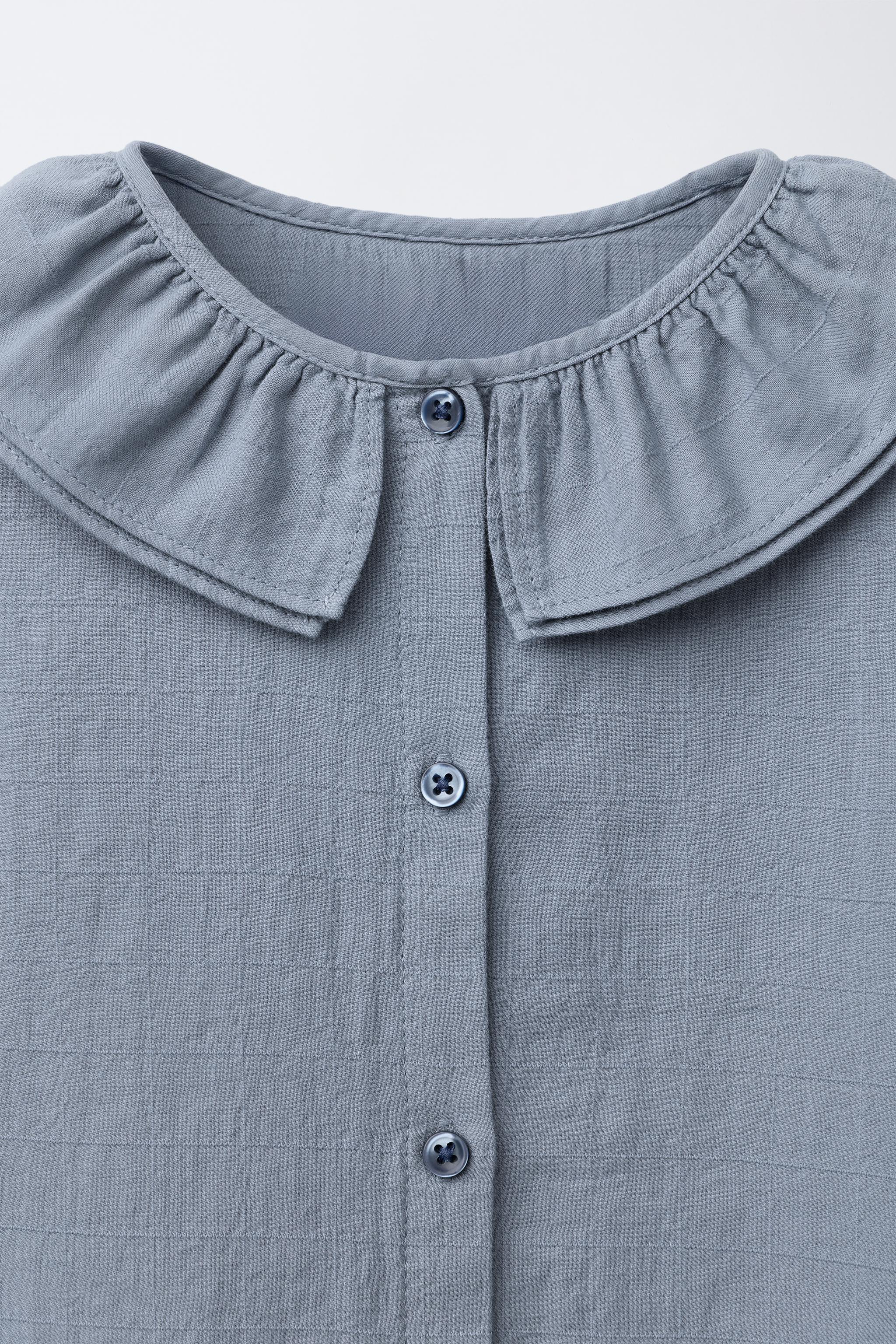 TEXTURED PETER PAN COLLAR SHIRT