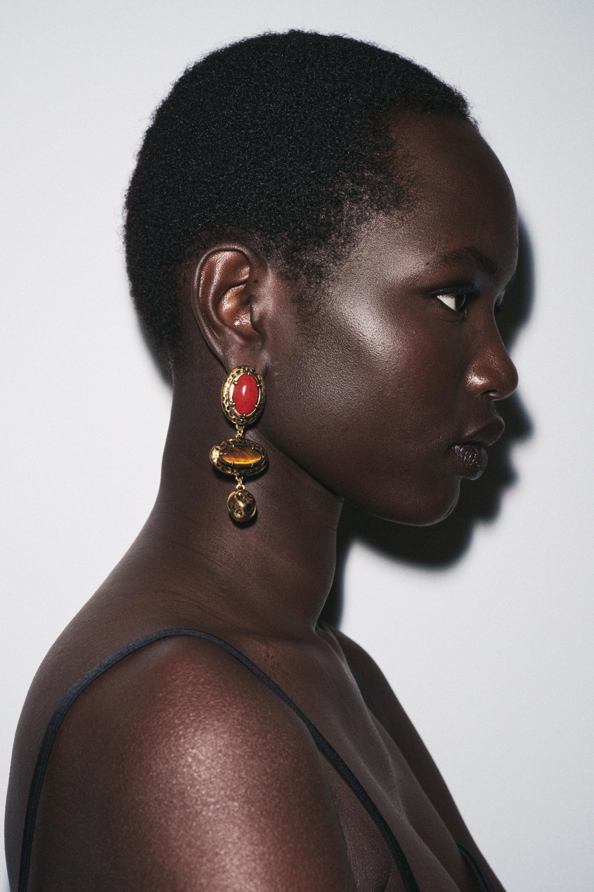 TEXTURED STONE EARRINGS