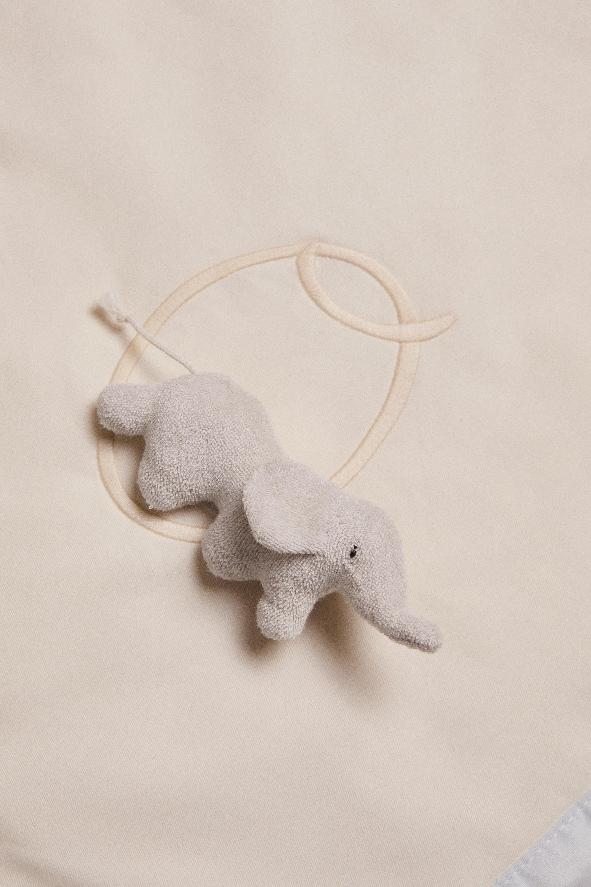 CHILDREN'S PLAY BLANKET WITH ELEPHANTS