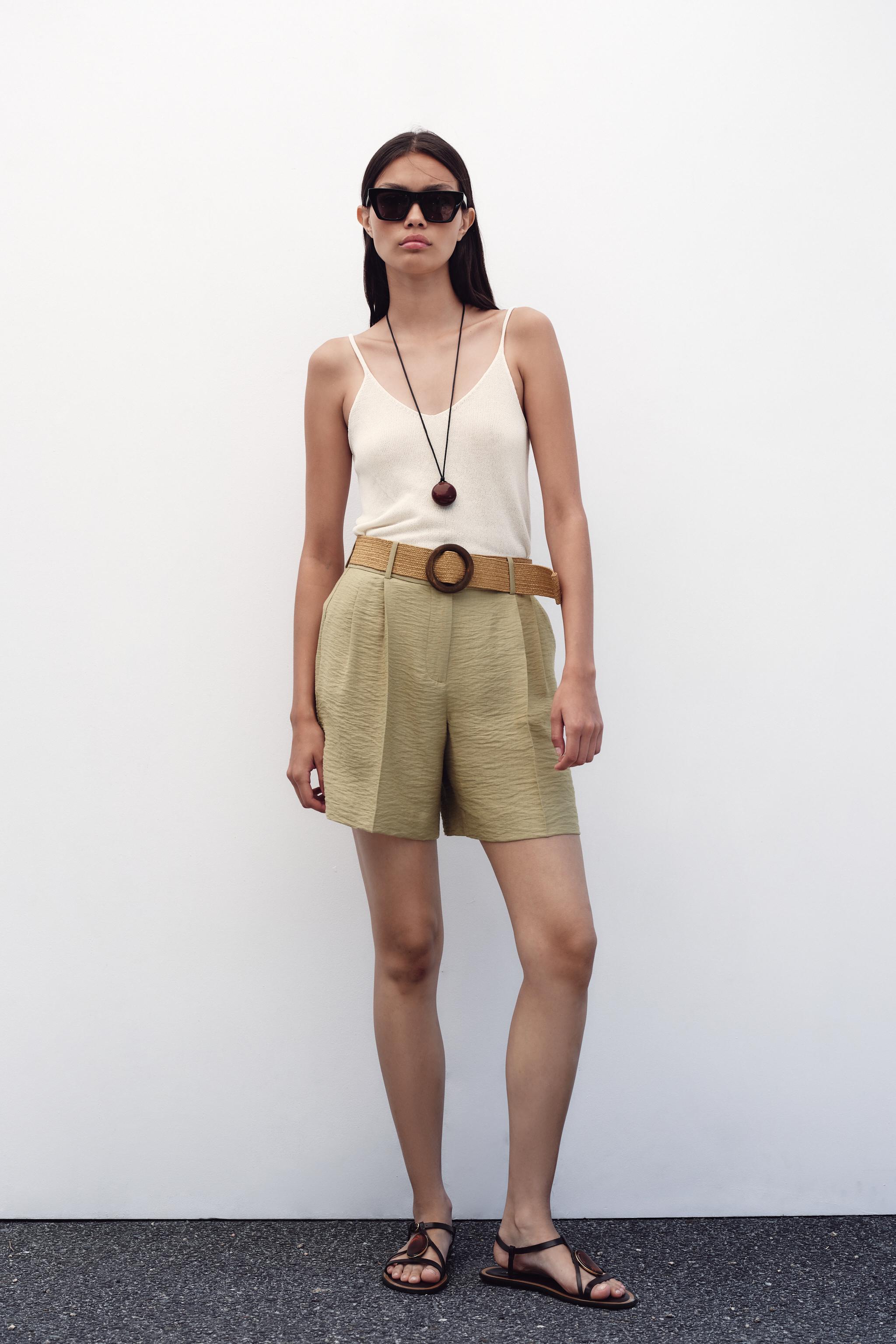 PLEATED BELT SHORTS