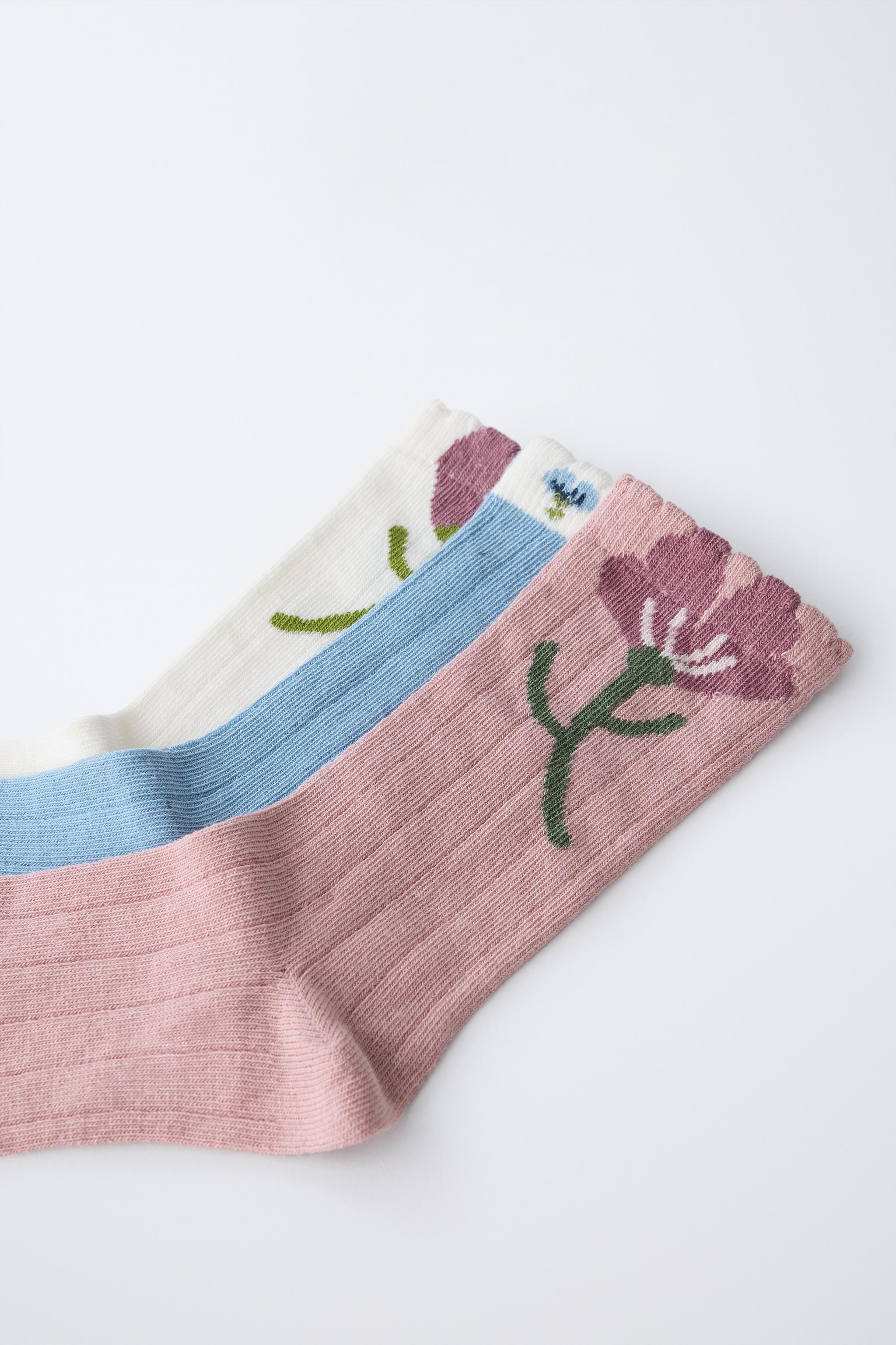THREE-PACK OF FLORAL SOCKS