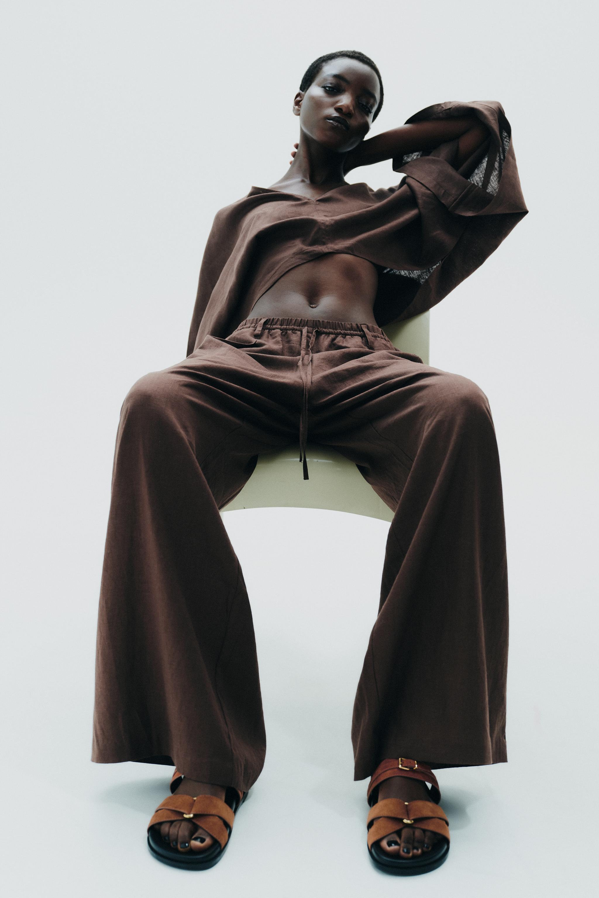 SUEDE CROSSED STRAP SANDALS