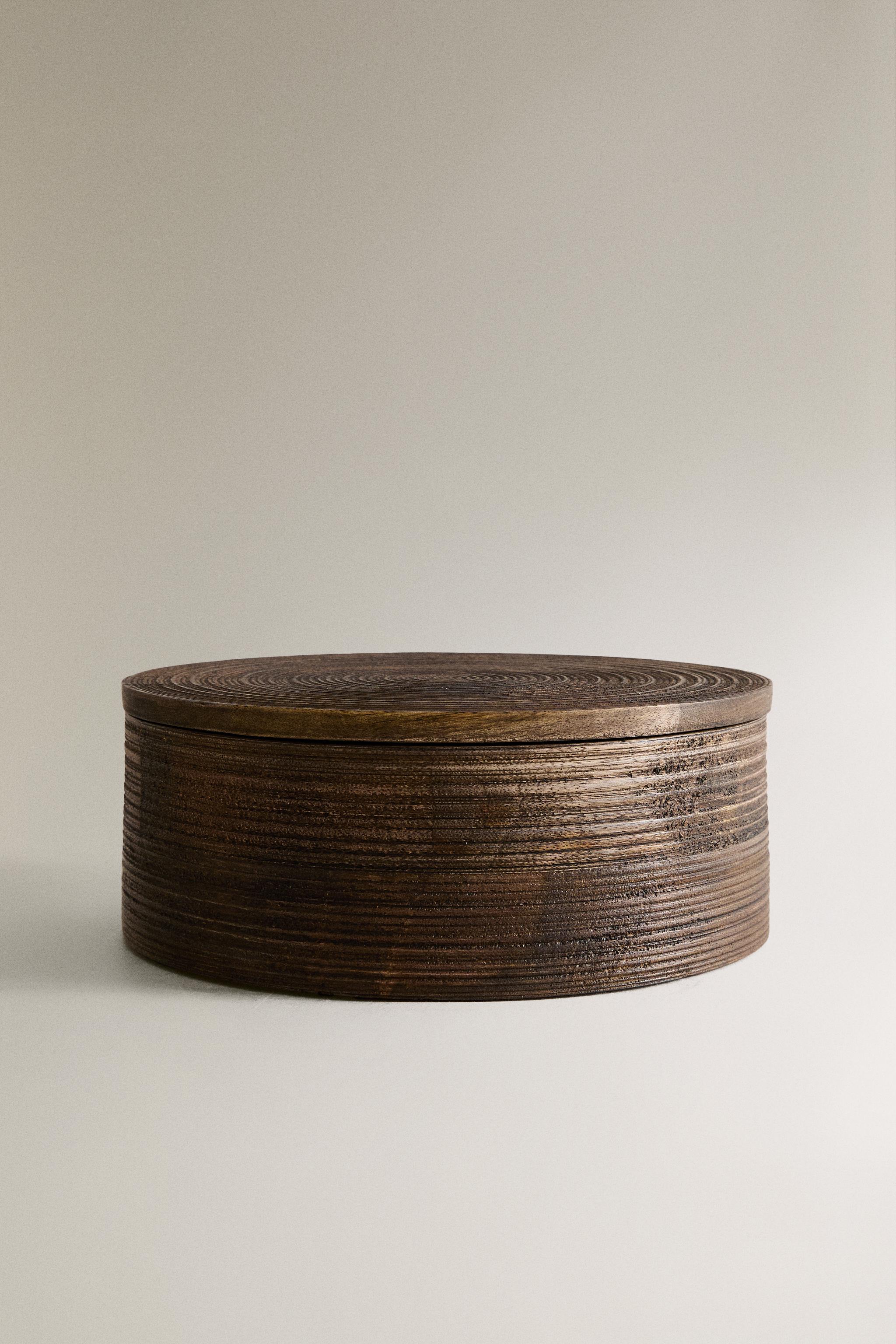 LARGE ROUND WOODEN BOX