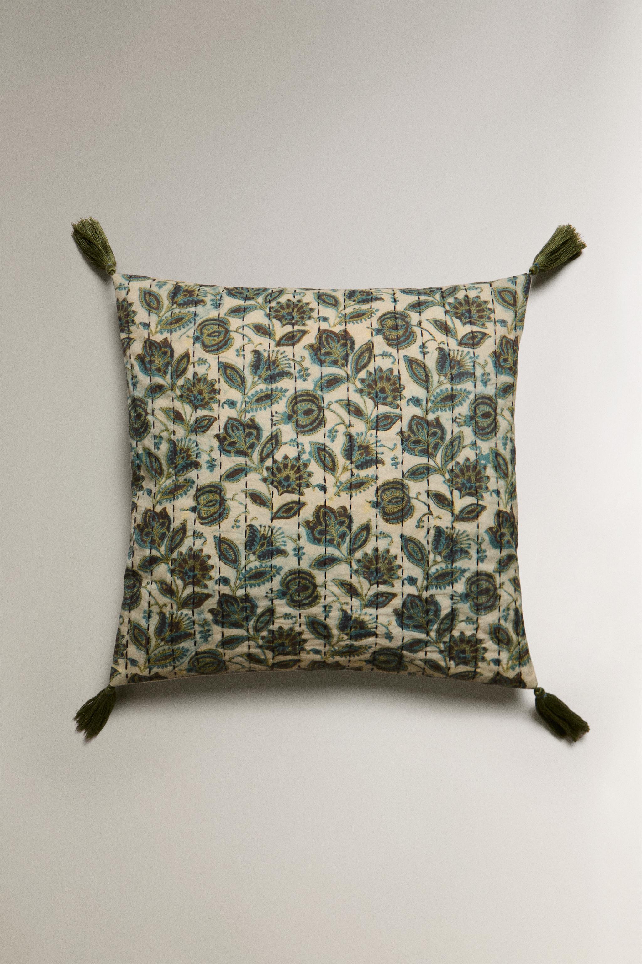 FLORAL THROW PILLOW COVER WITH POMPOMS