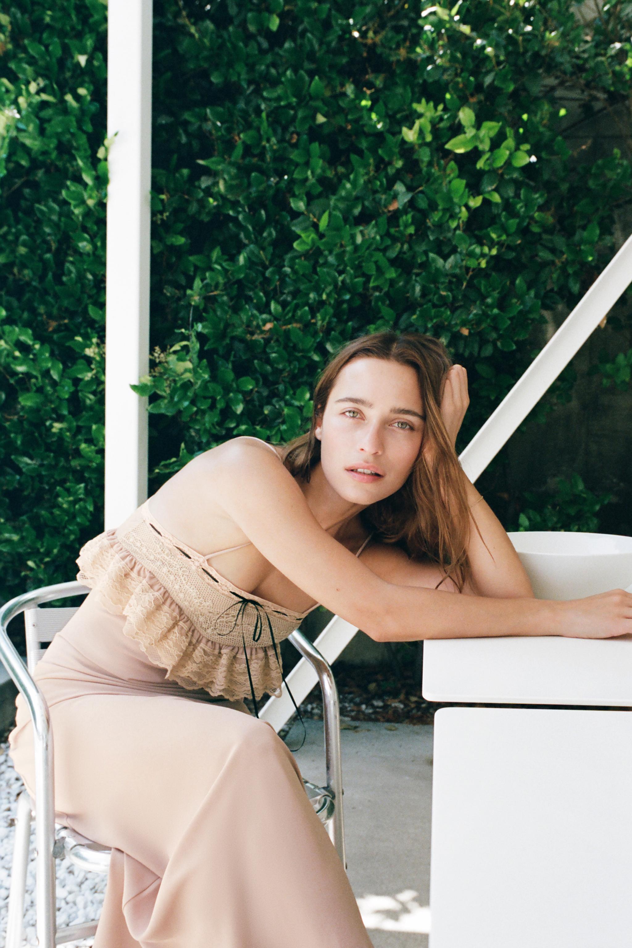 EMBROIDERED DRESS WITH CONTRAST BOW