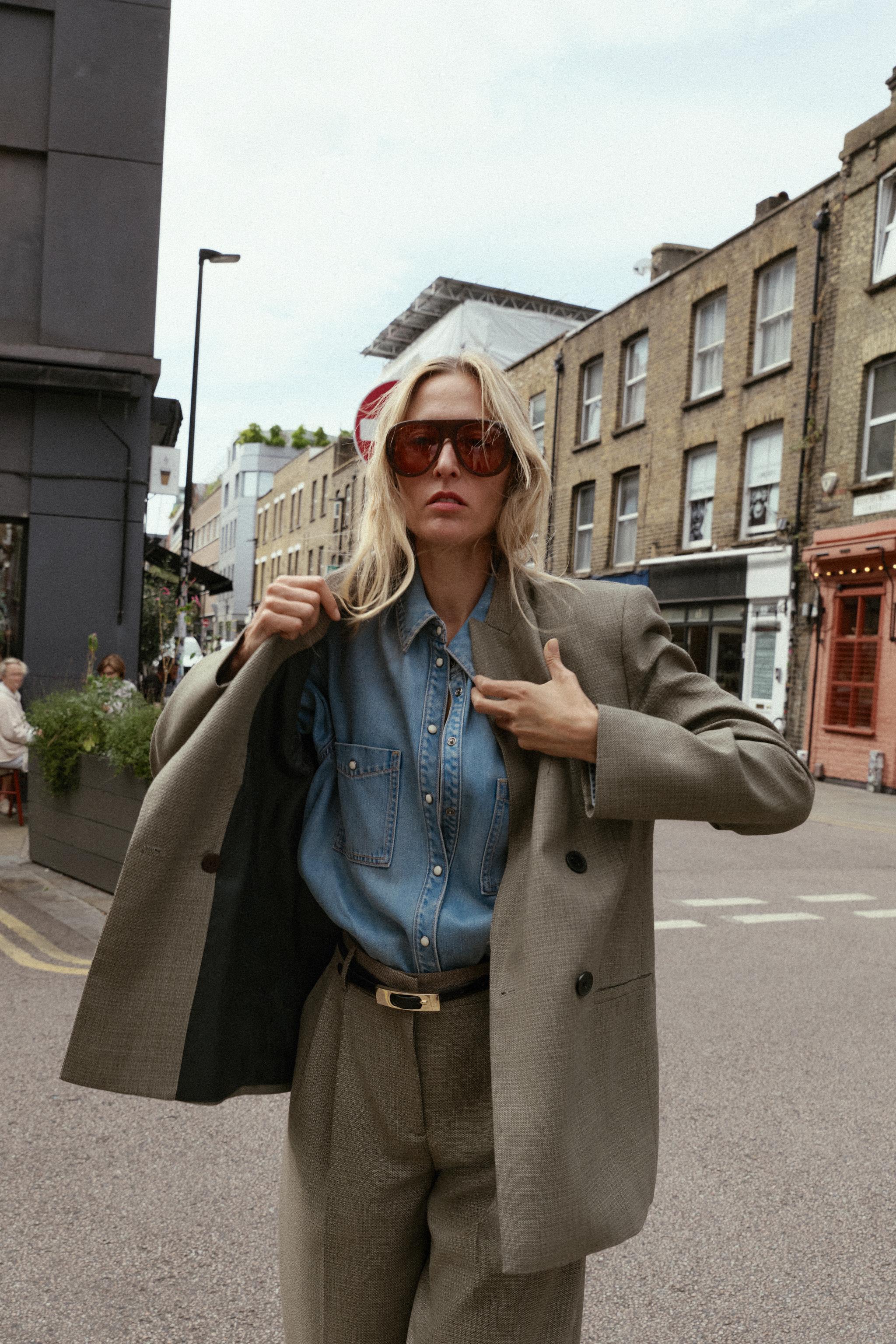 DOUBLE BREASTED BLAZER WITH SHOULDER PADS