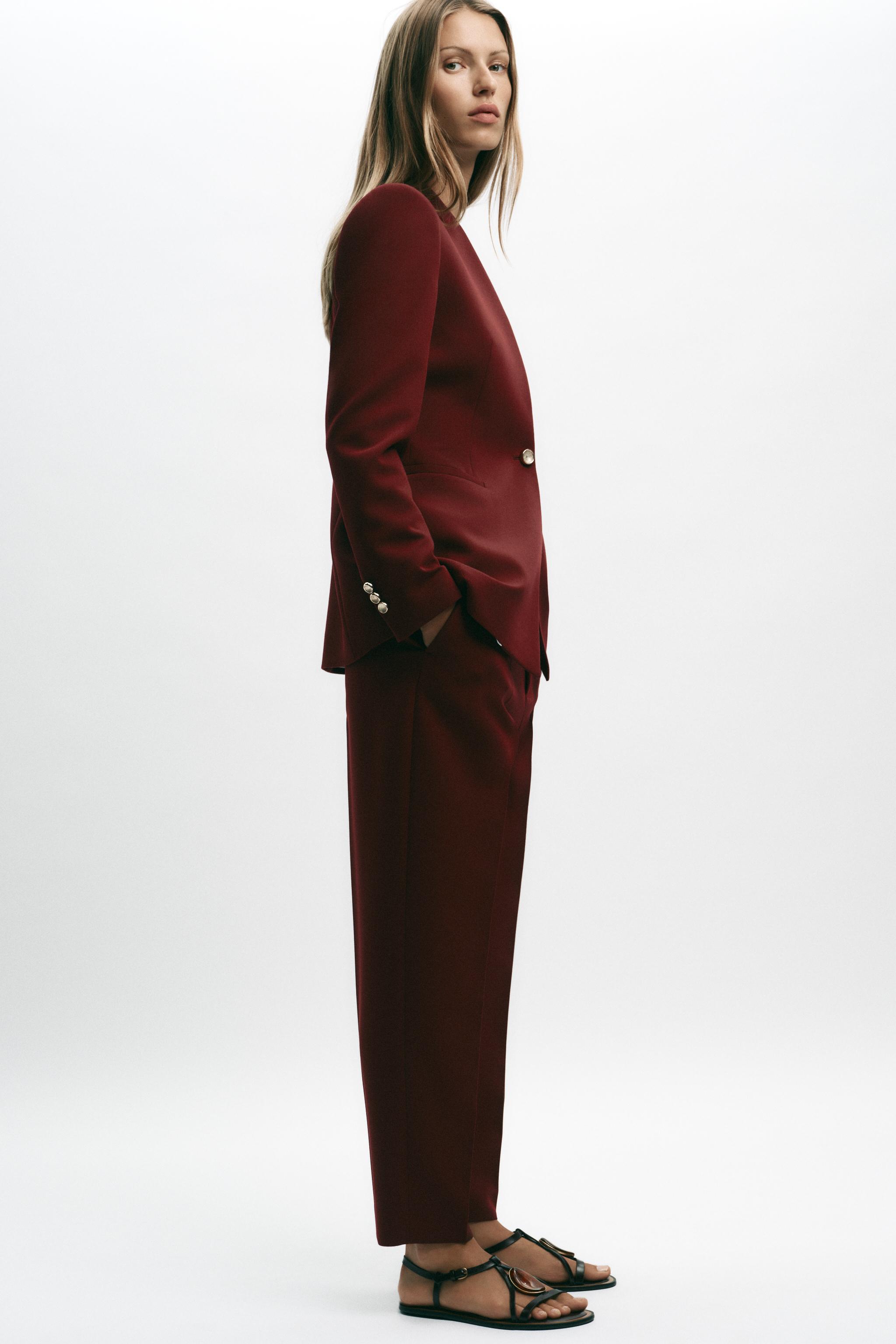 SLEEVELESS TAILORED BLAZER