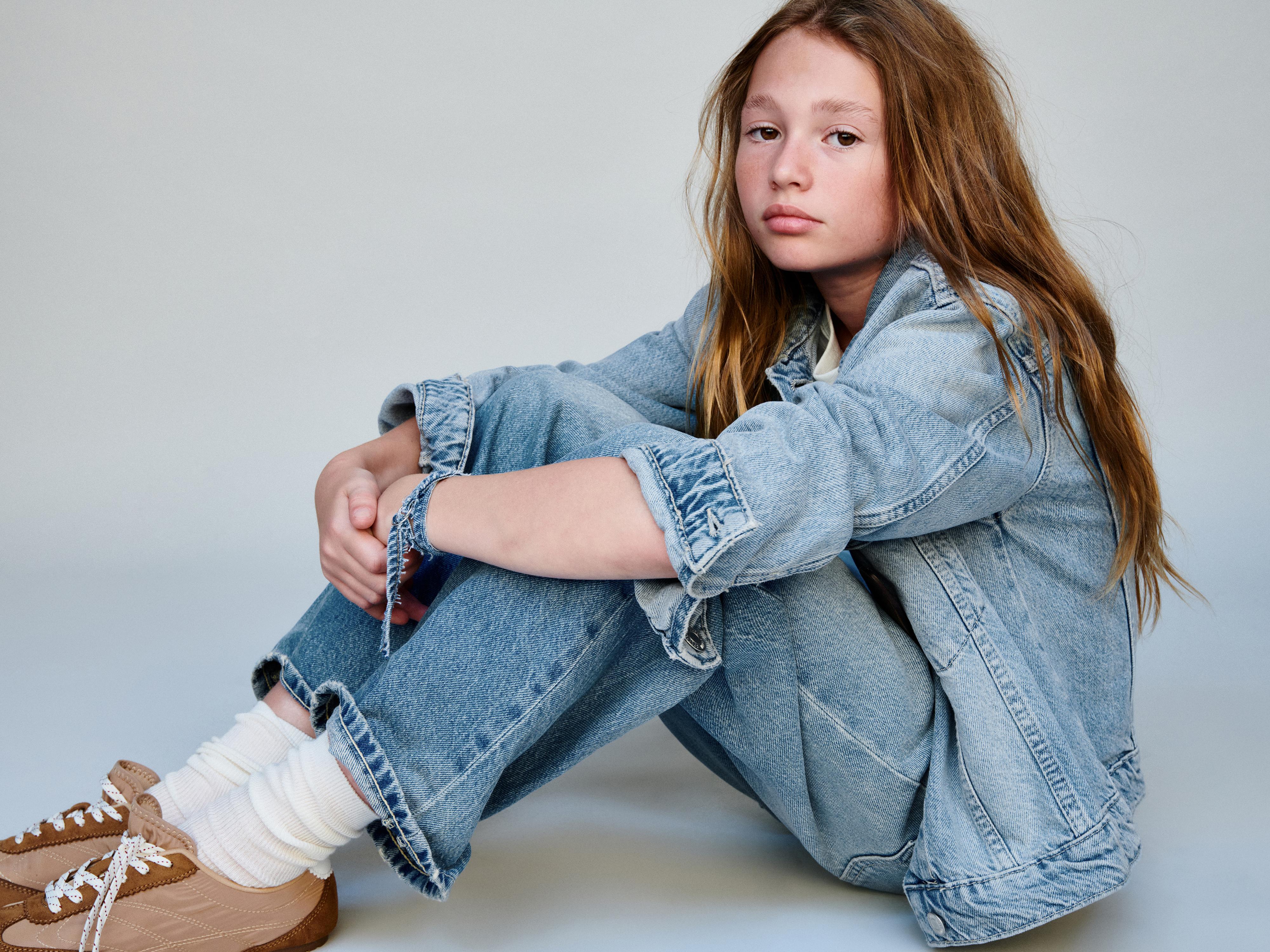 DISTRESSED WIDE LEG JEANS