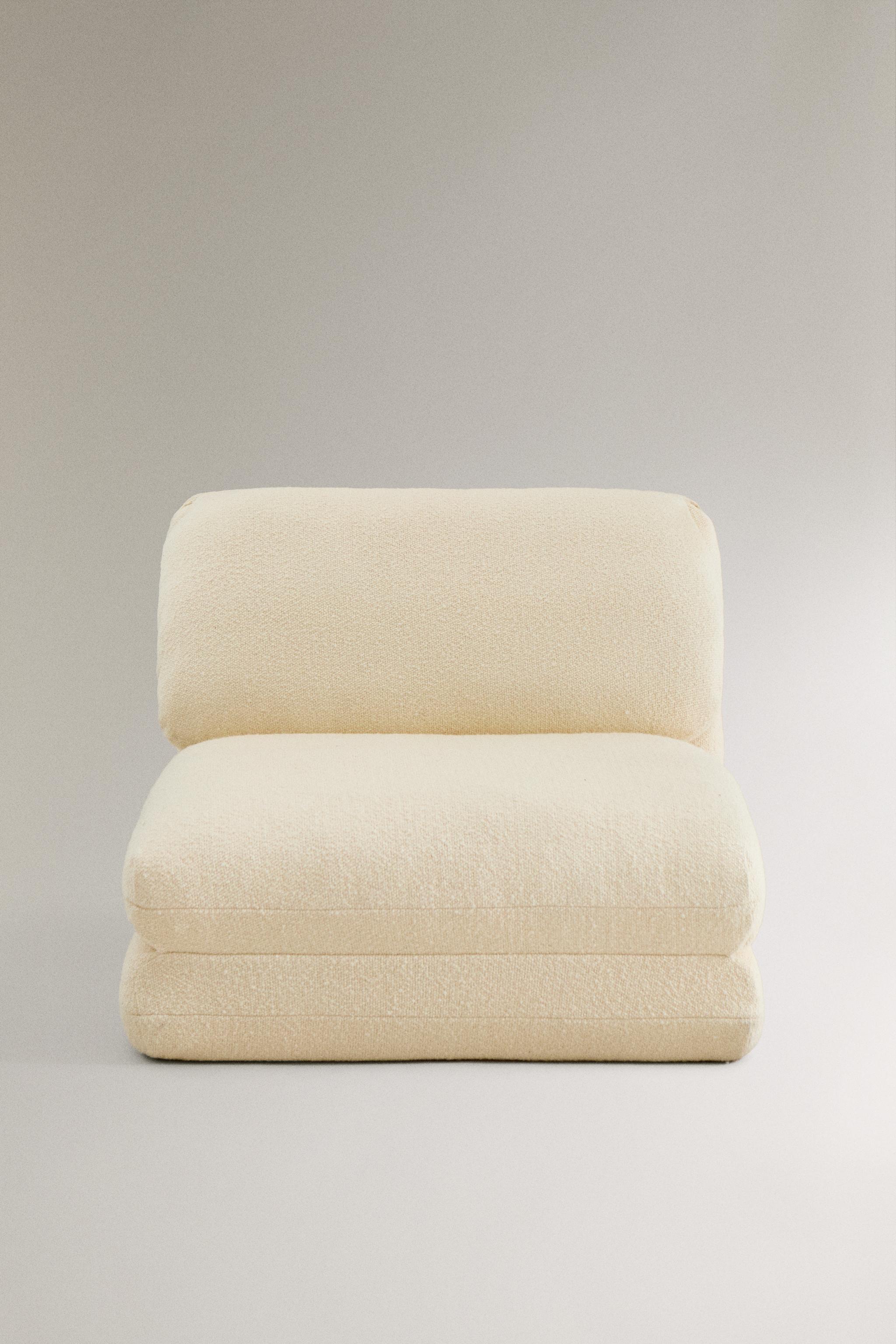 BOUCLÉ FOLDING LOUNGE CHAIR