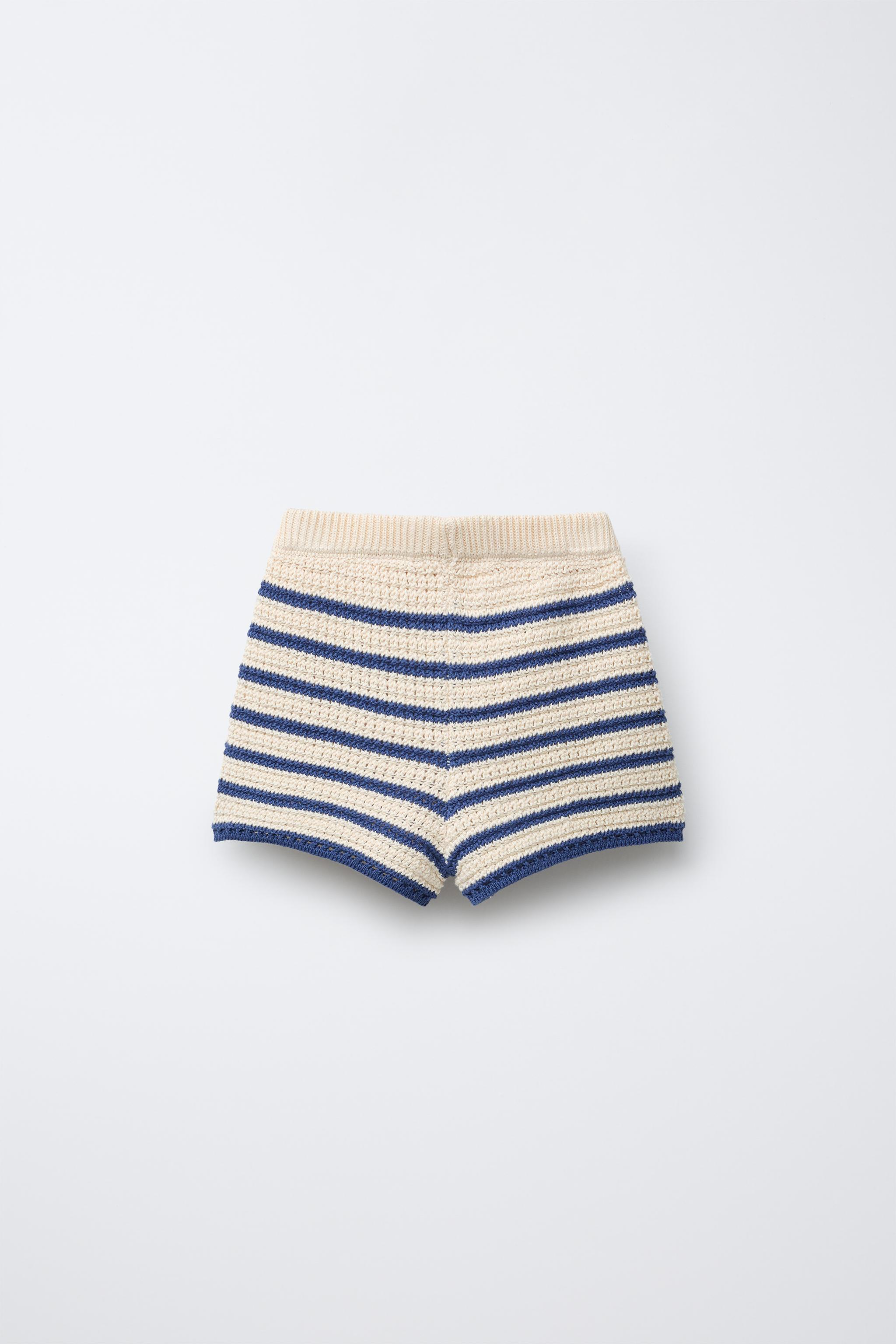 KNIT STRIPED SHORTS WITH FLOWER