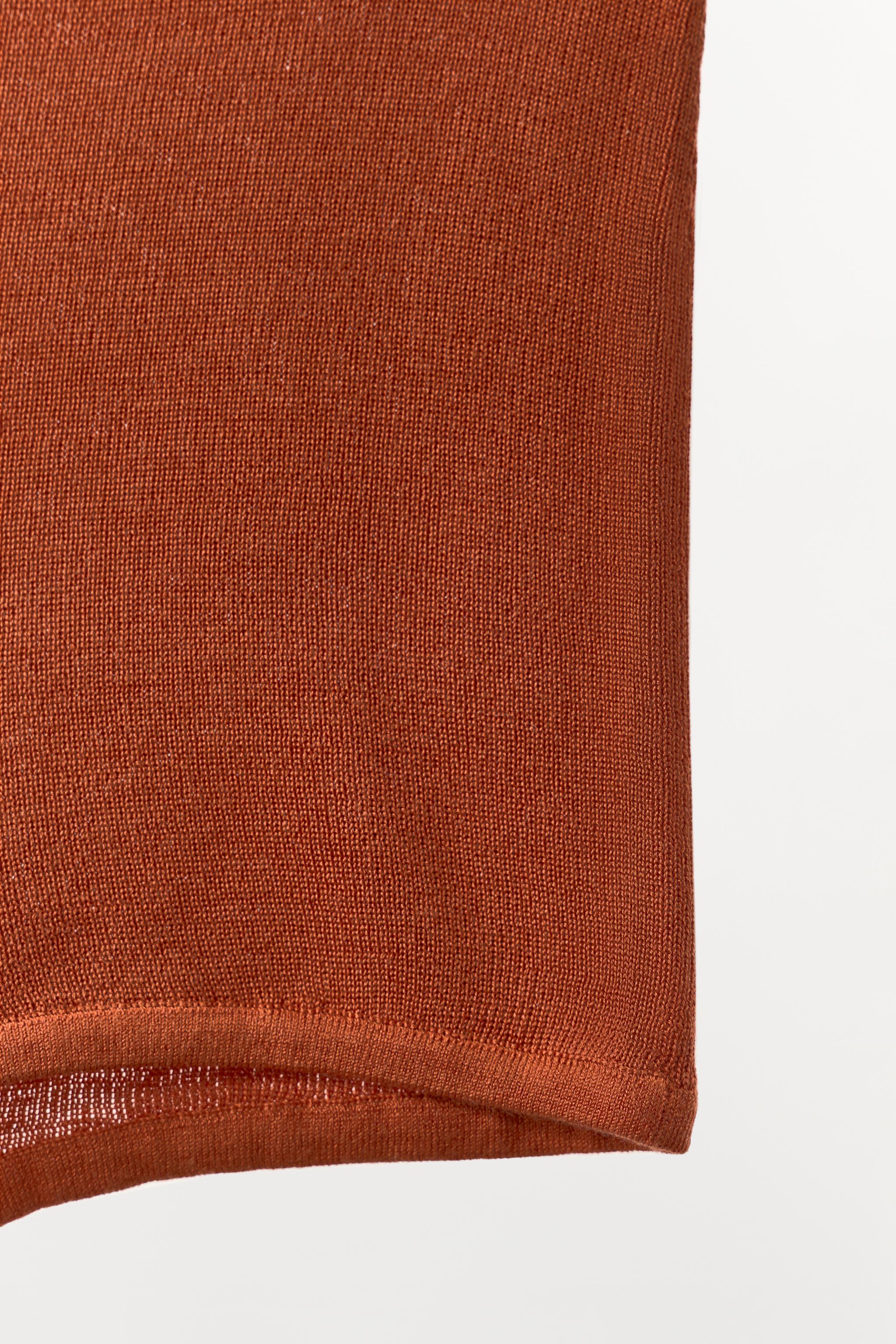 100% SILK SEAMLESS SHORTS