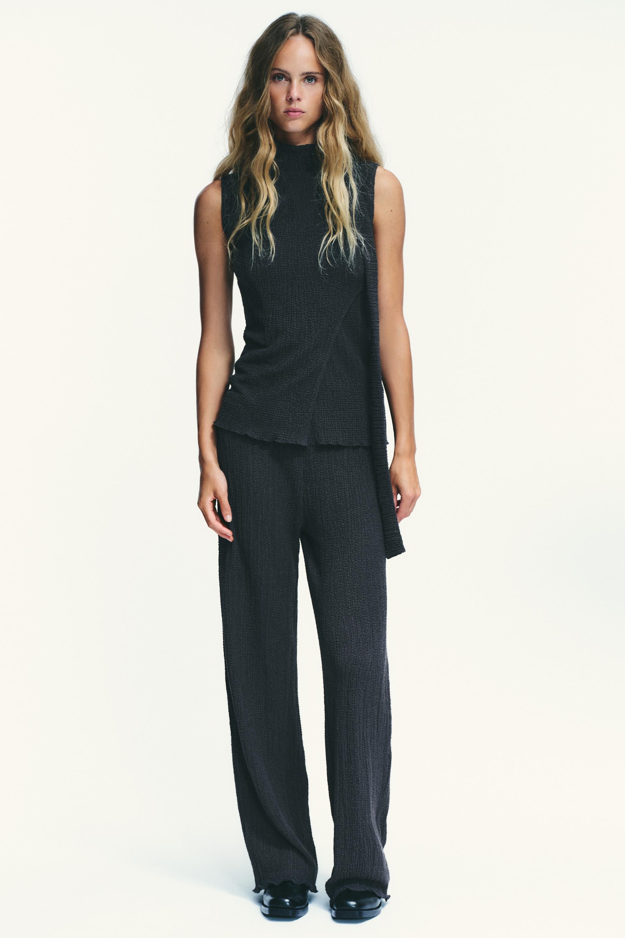 TEXTURED STRAIGHT LEG PANTS