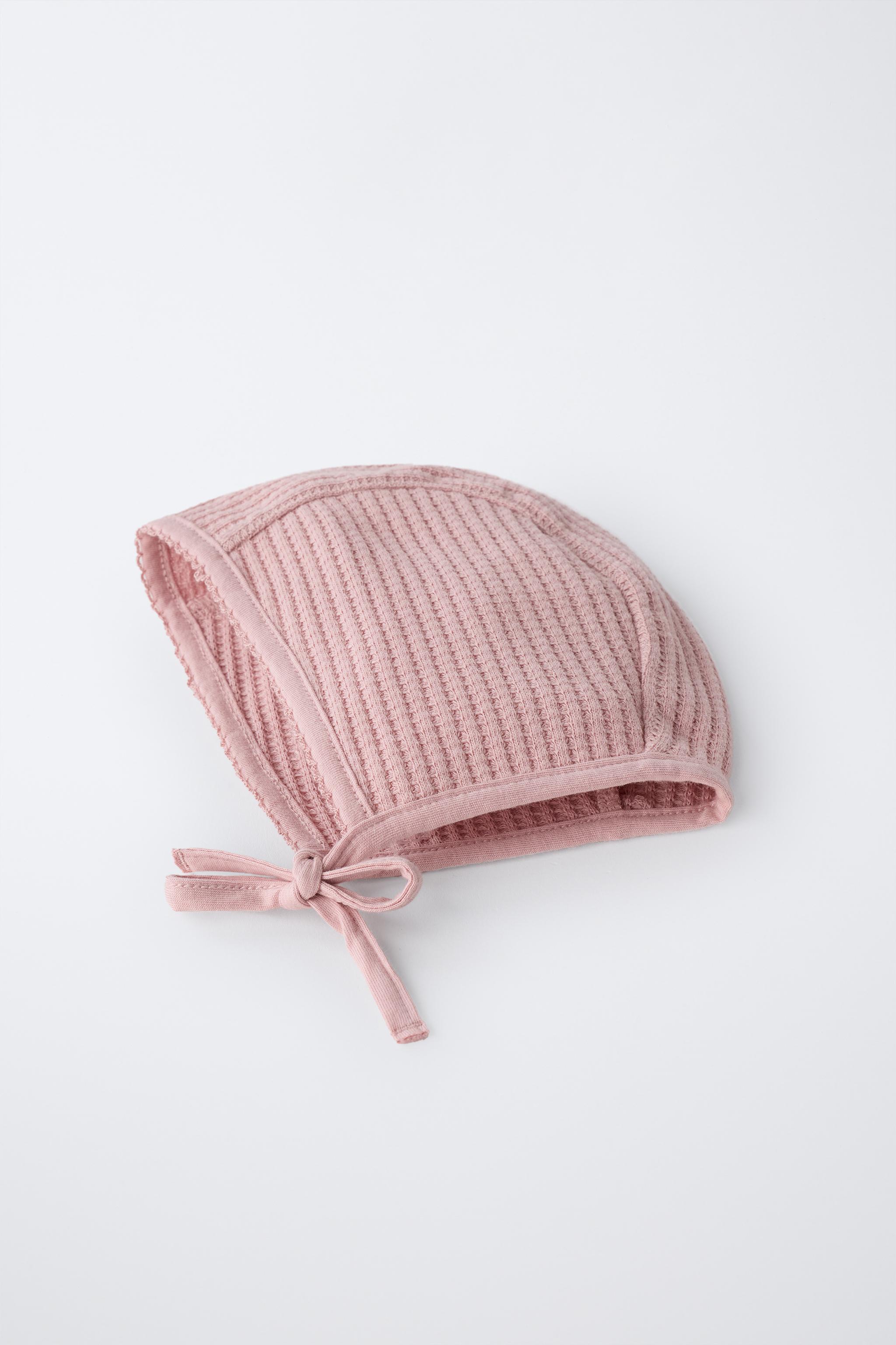 BONNET AND BIB SET STRUCTURE