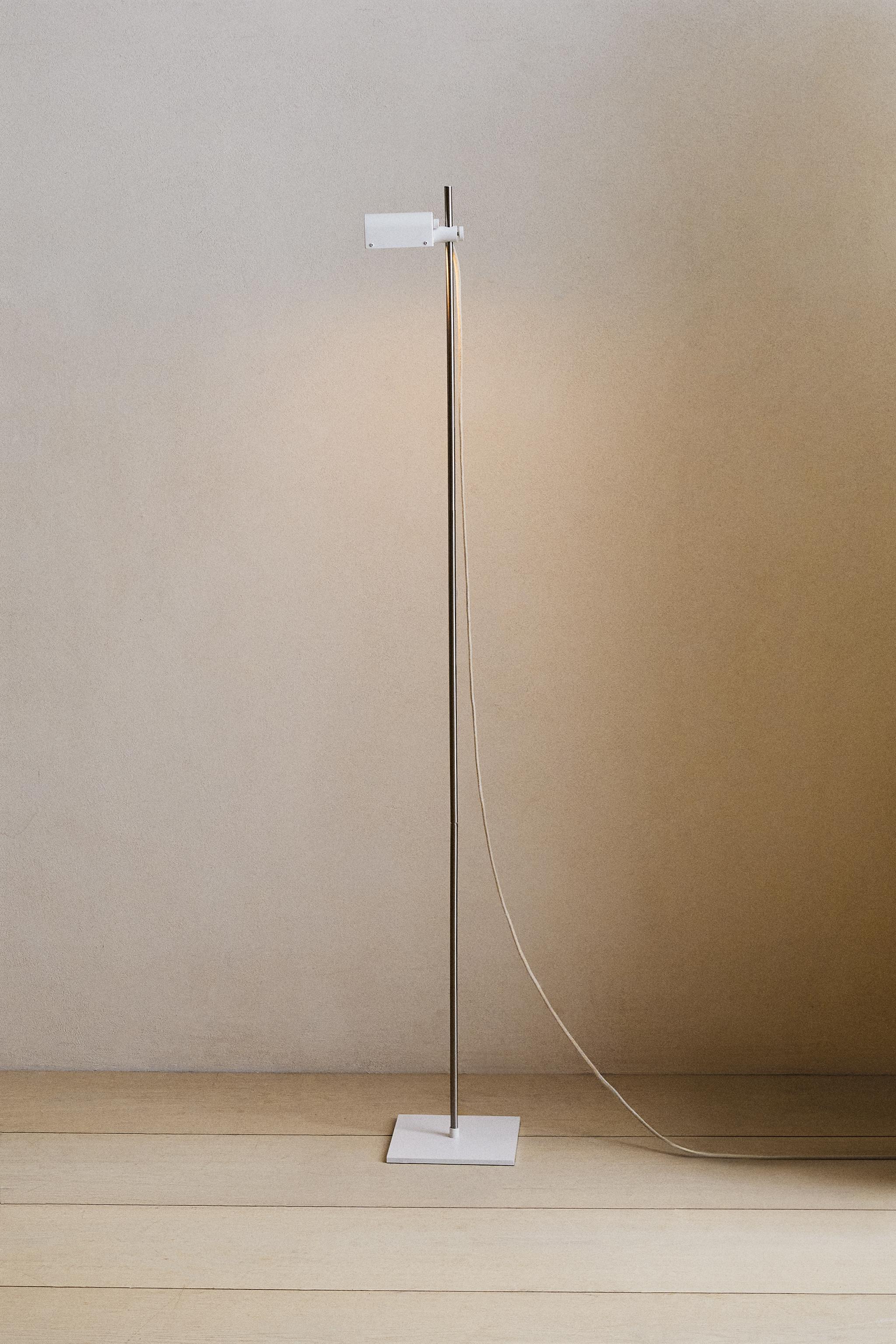 FLOOR LAMP | METAL SPOTLIGHT