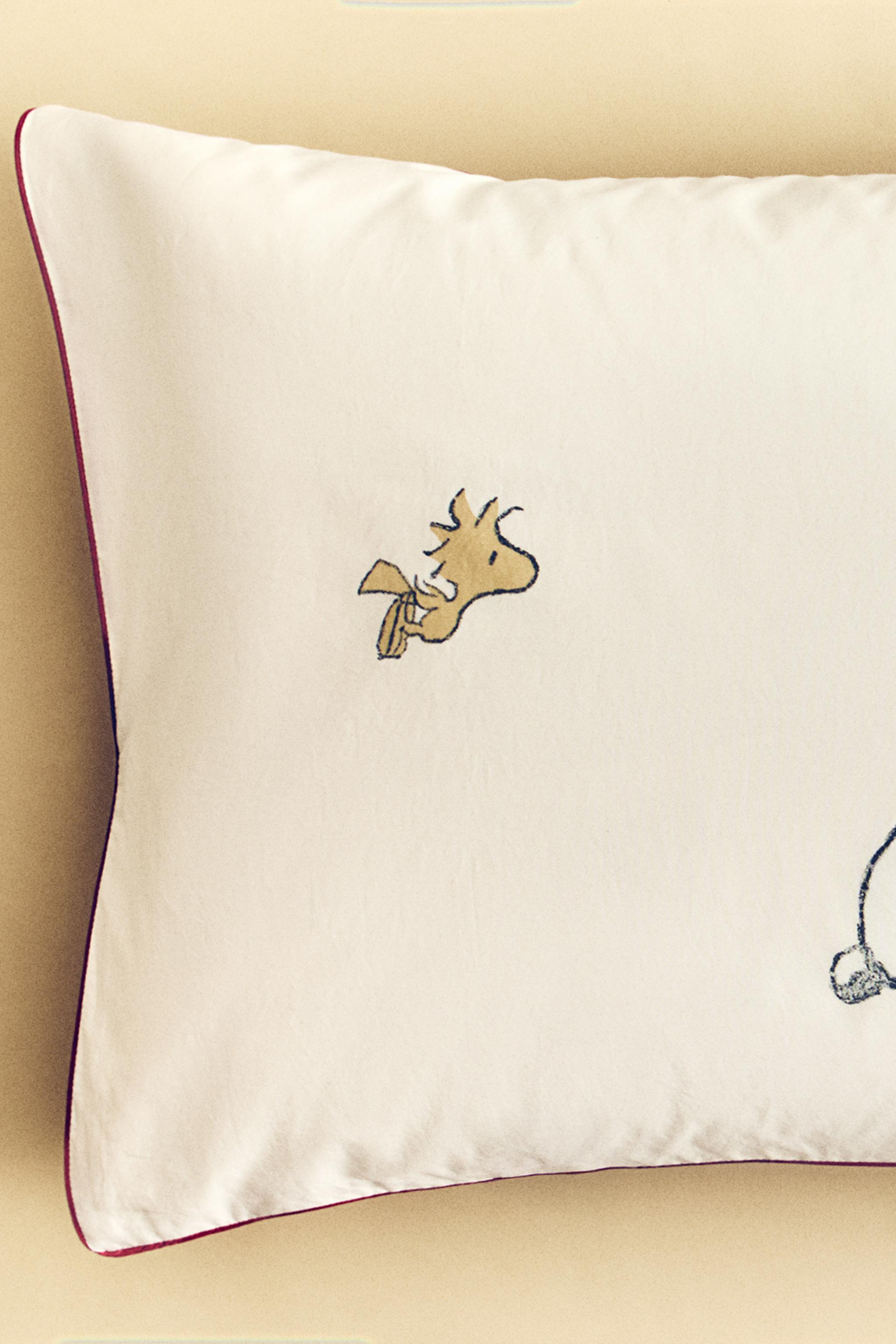 PEANUTS™ CHILDREN’S PILLOWCASE