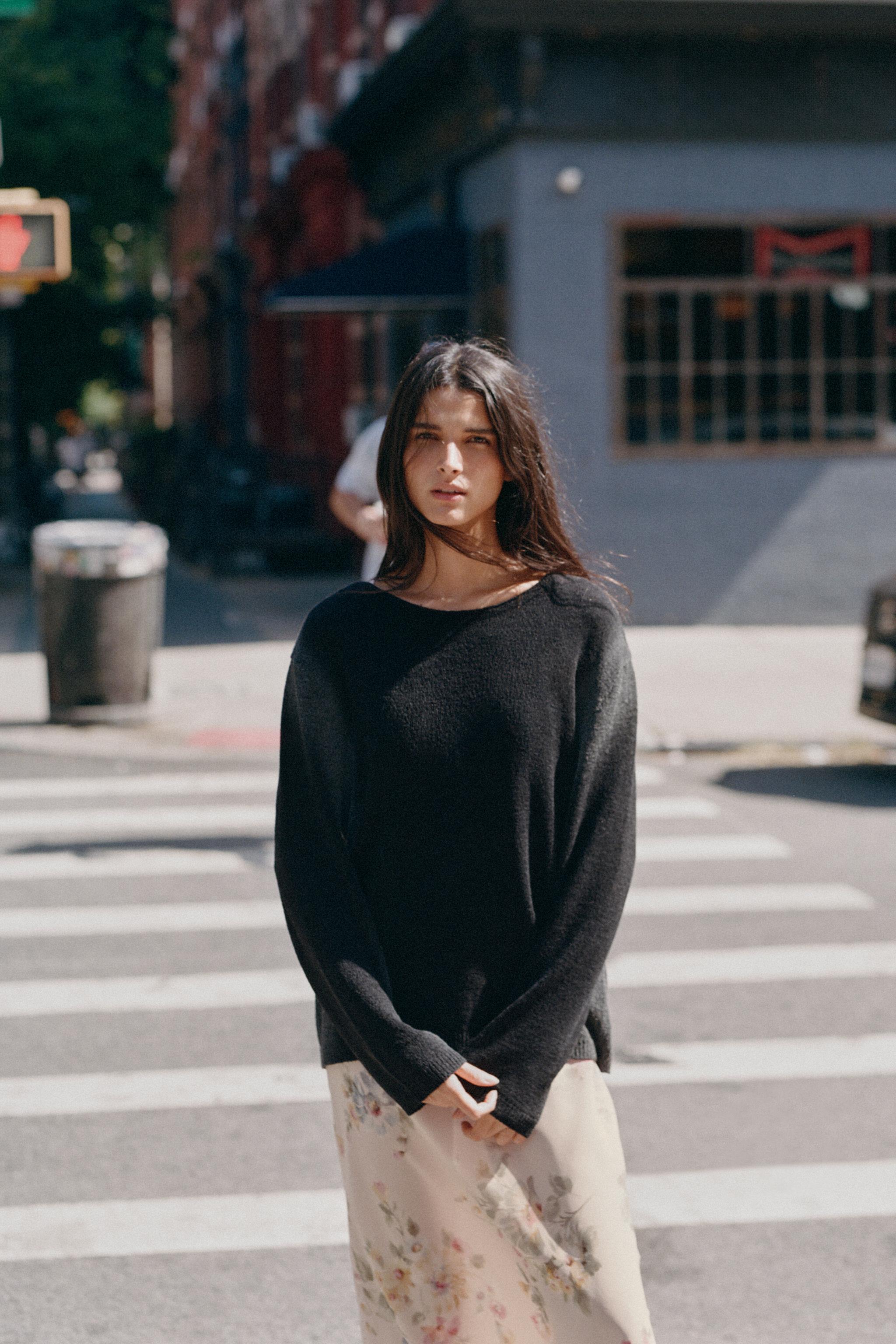 FADED PRINT KNIT SWEATER