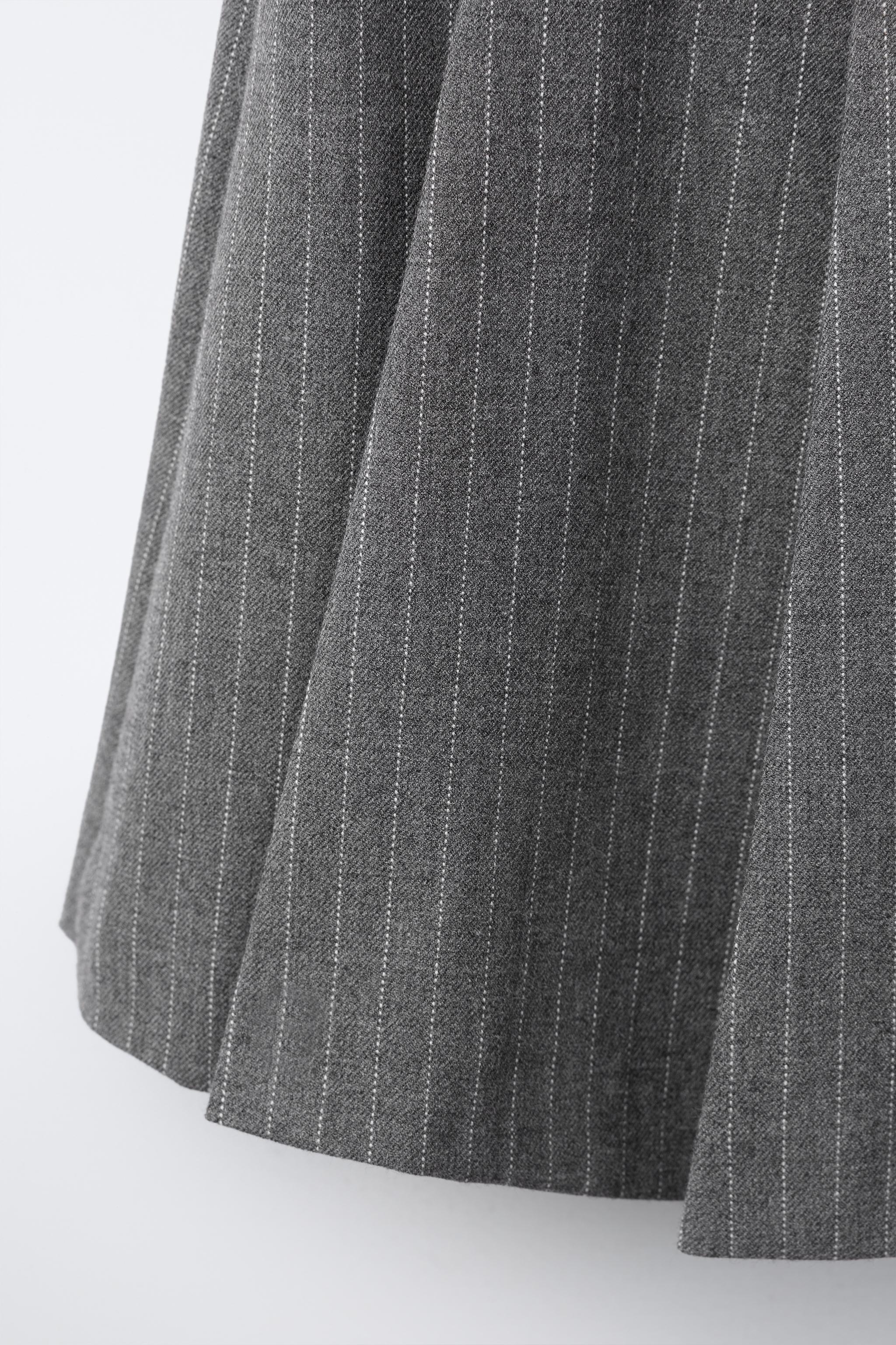 PINSTRIPE SKORT