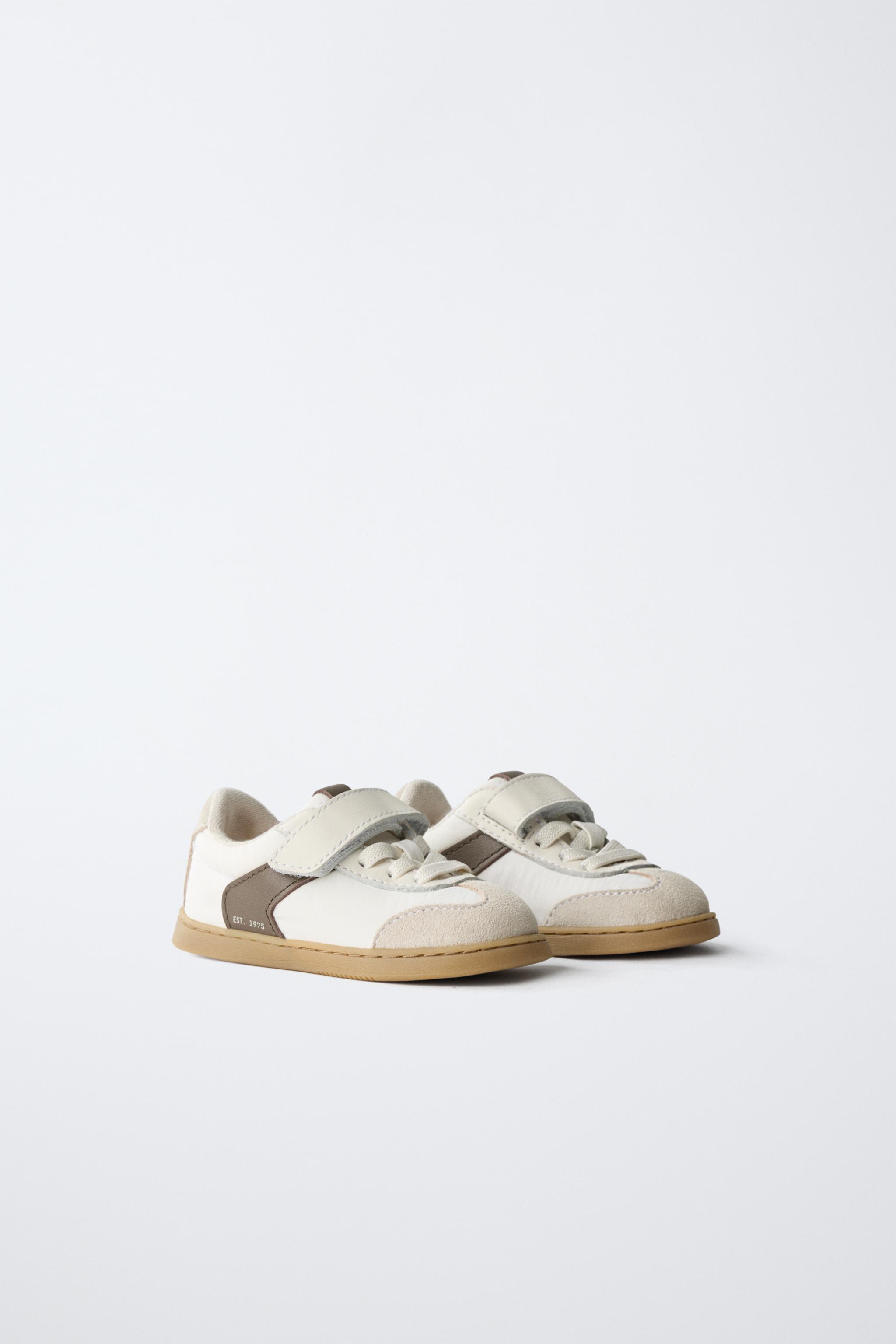 RETRO BAREFOOT SNEAKERS