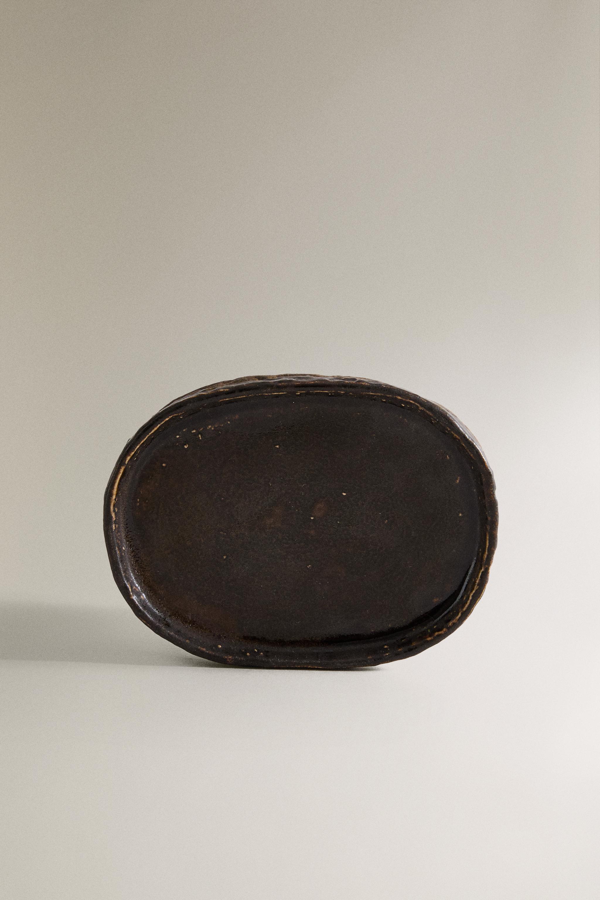 TEXTURED CERAMIC BATHROOM SOAP DISH