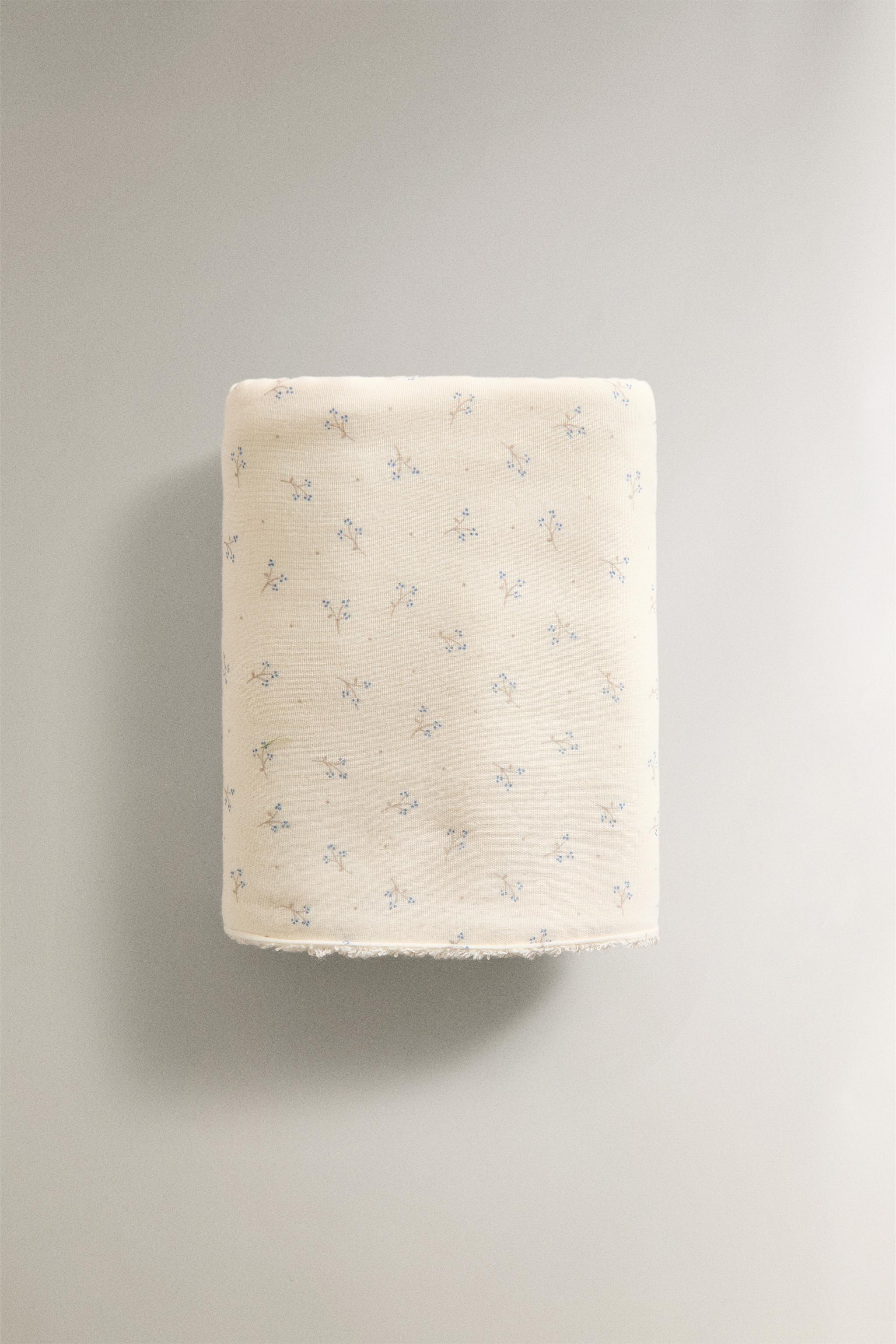 CHILDREN'S BATH TOWEL WITH MINI FLOWERS