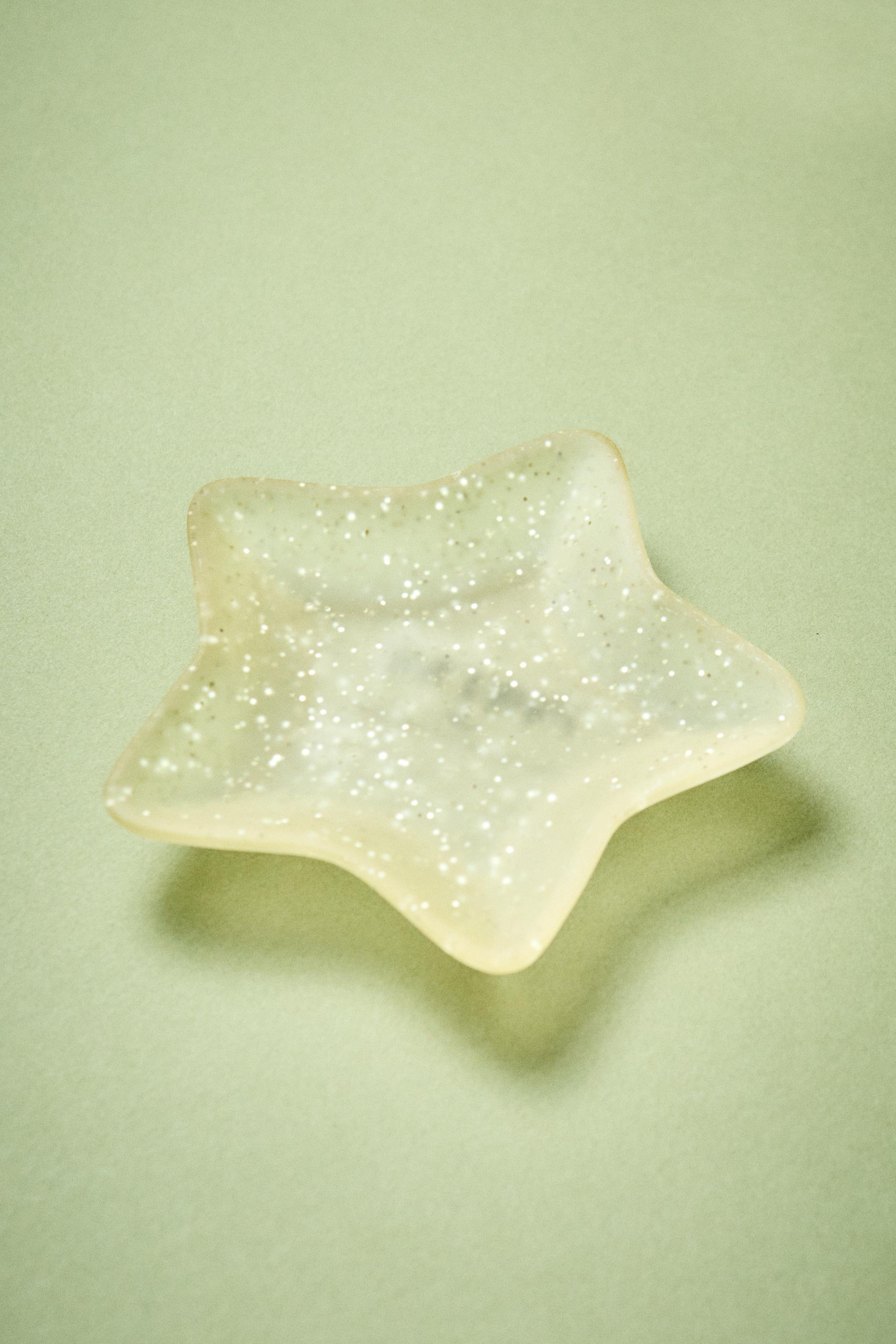 CHILDREN'S GLITTER STAR SOAP DISH
