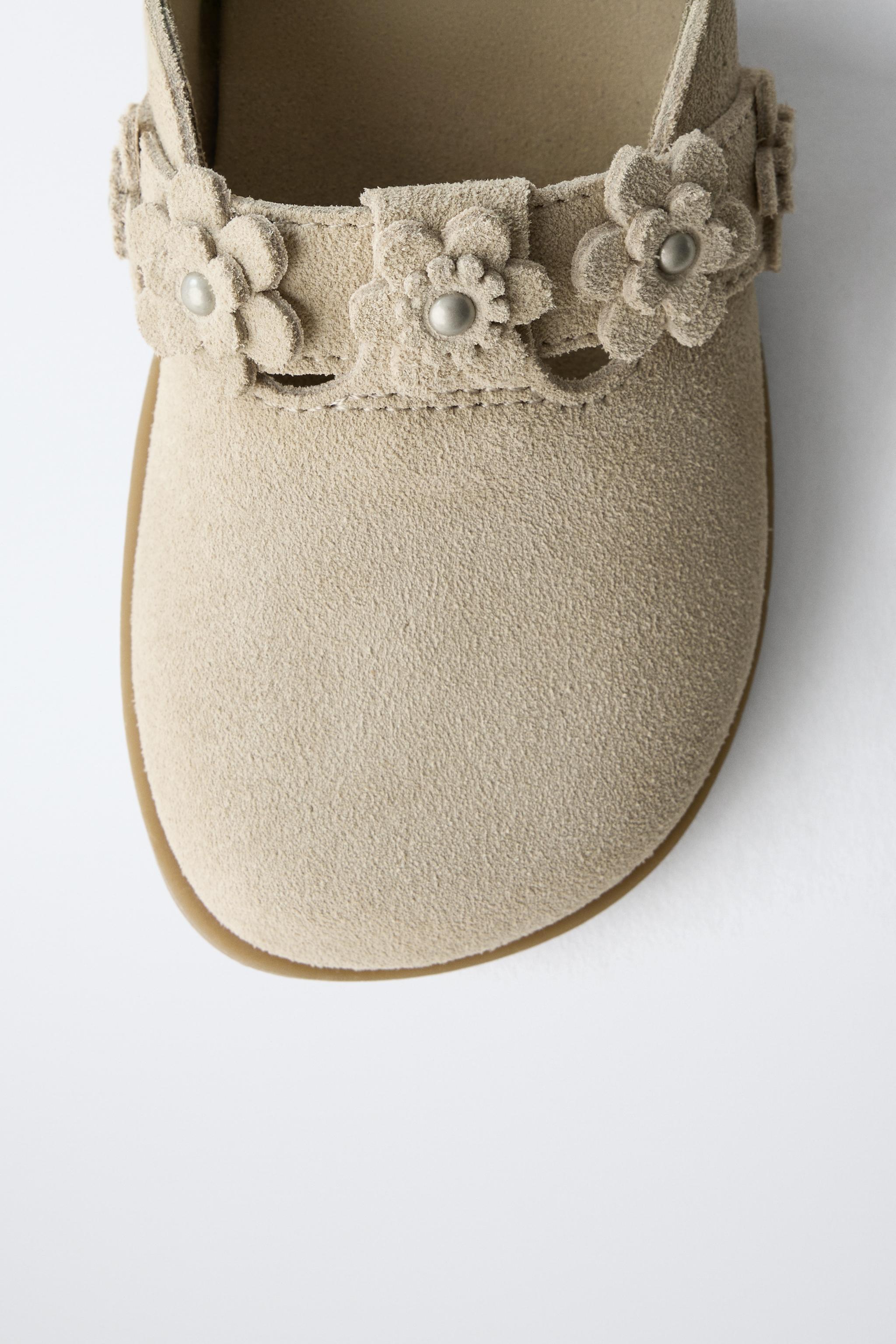 LEATHER FLOWER CLOGS