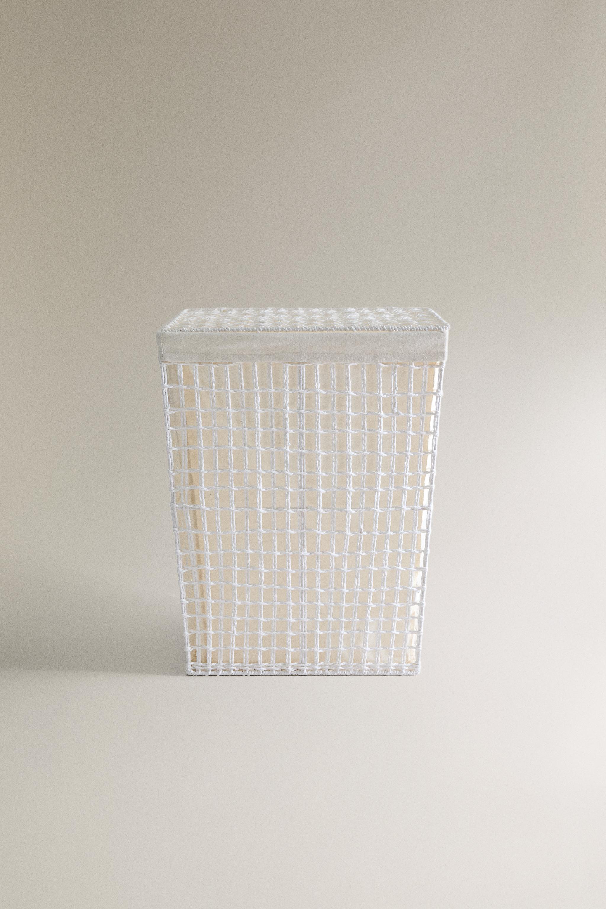 LAUNDRY HAMPER WITH FABRIC LINING