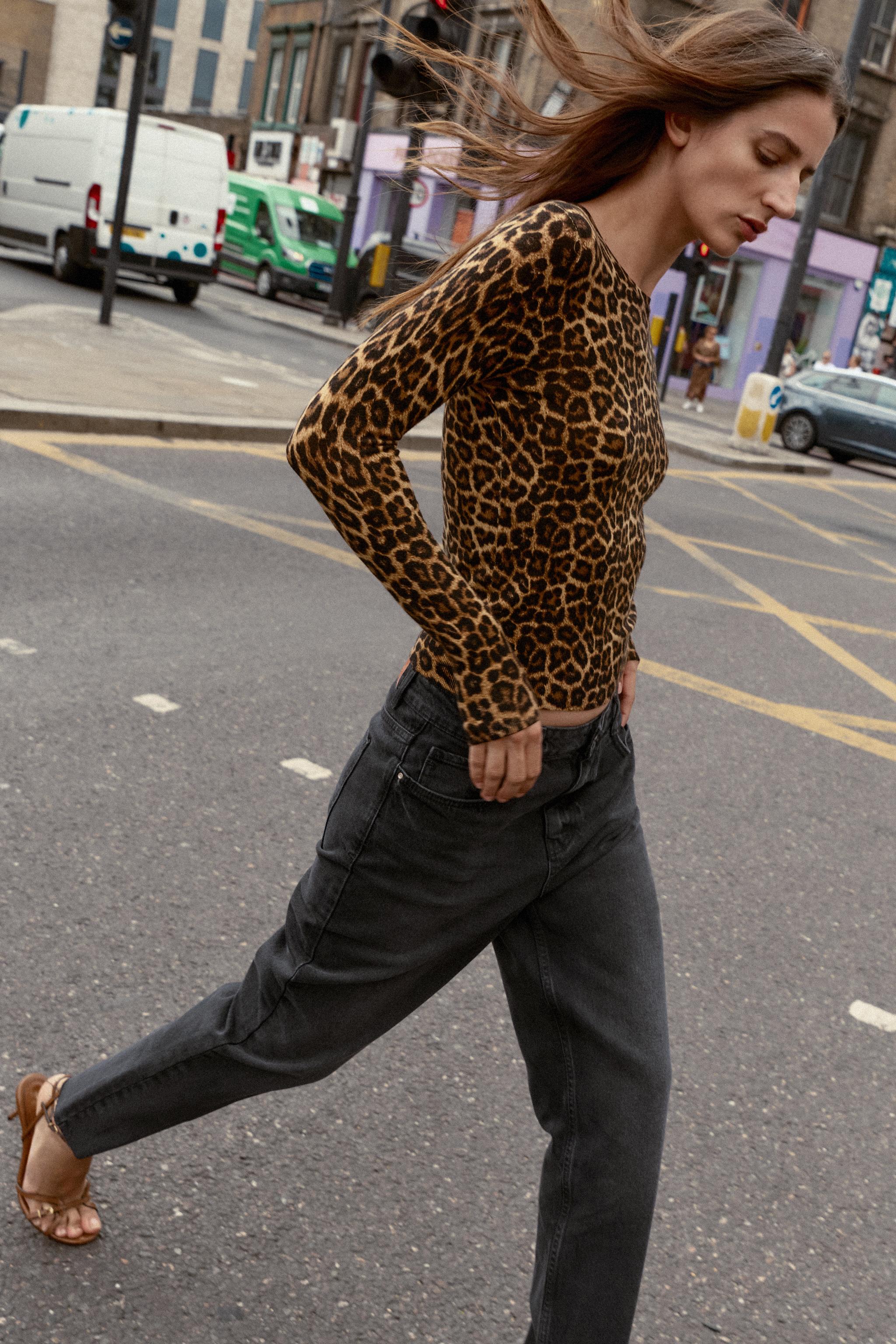 ANIMAL PRINT KNIT SWEATER