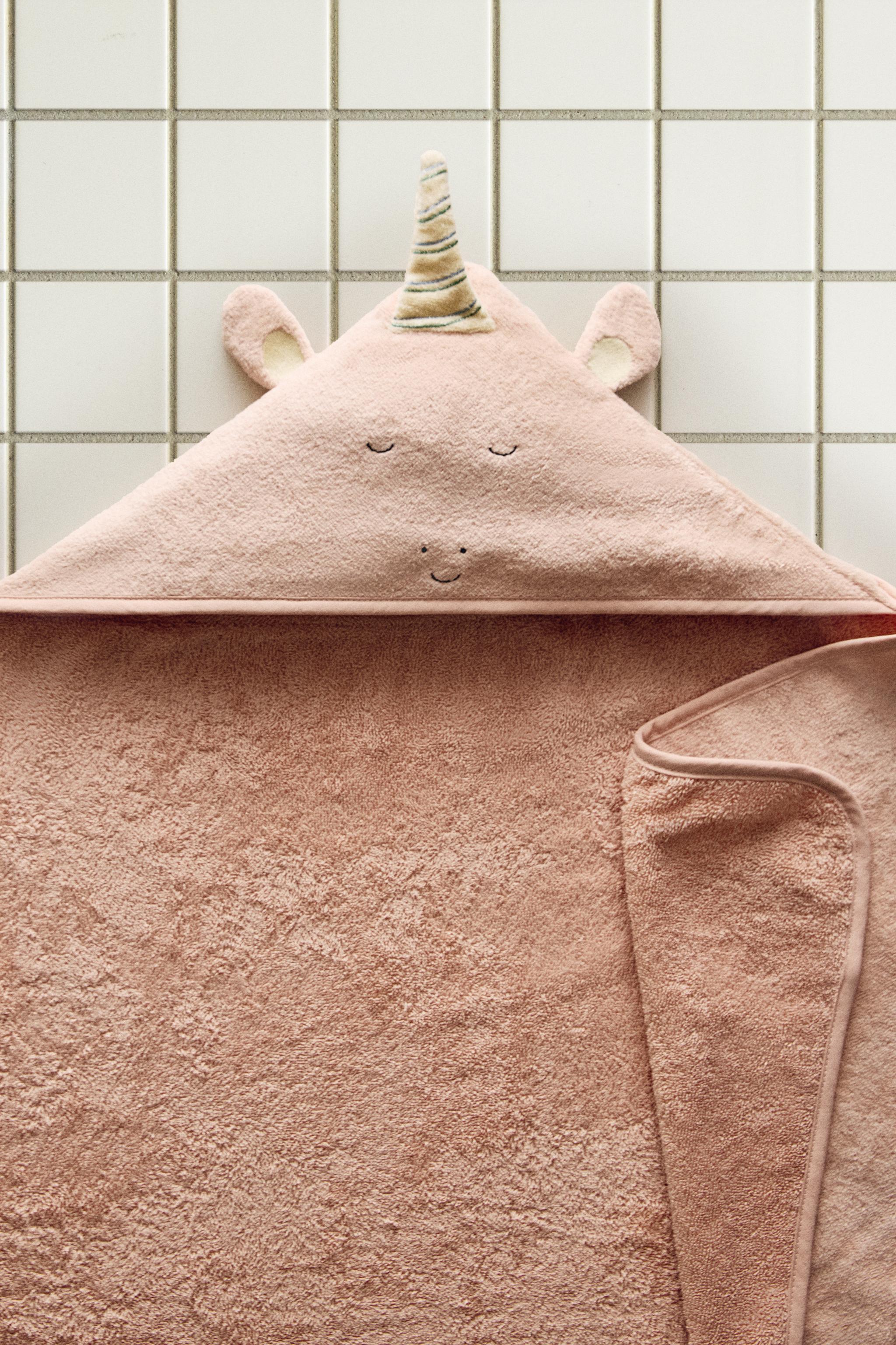 HOODED BABY BATH TOWEL