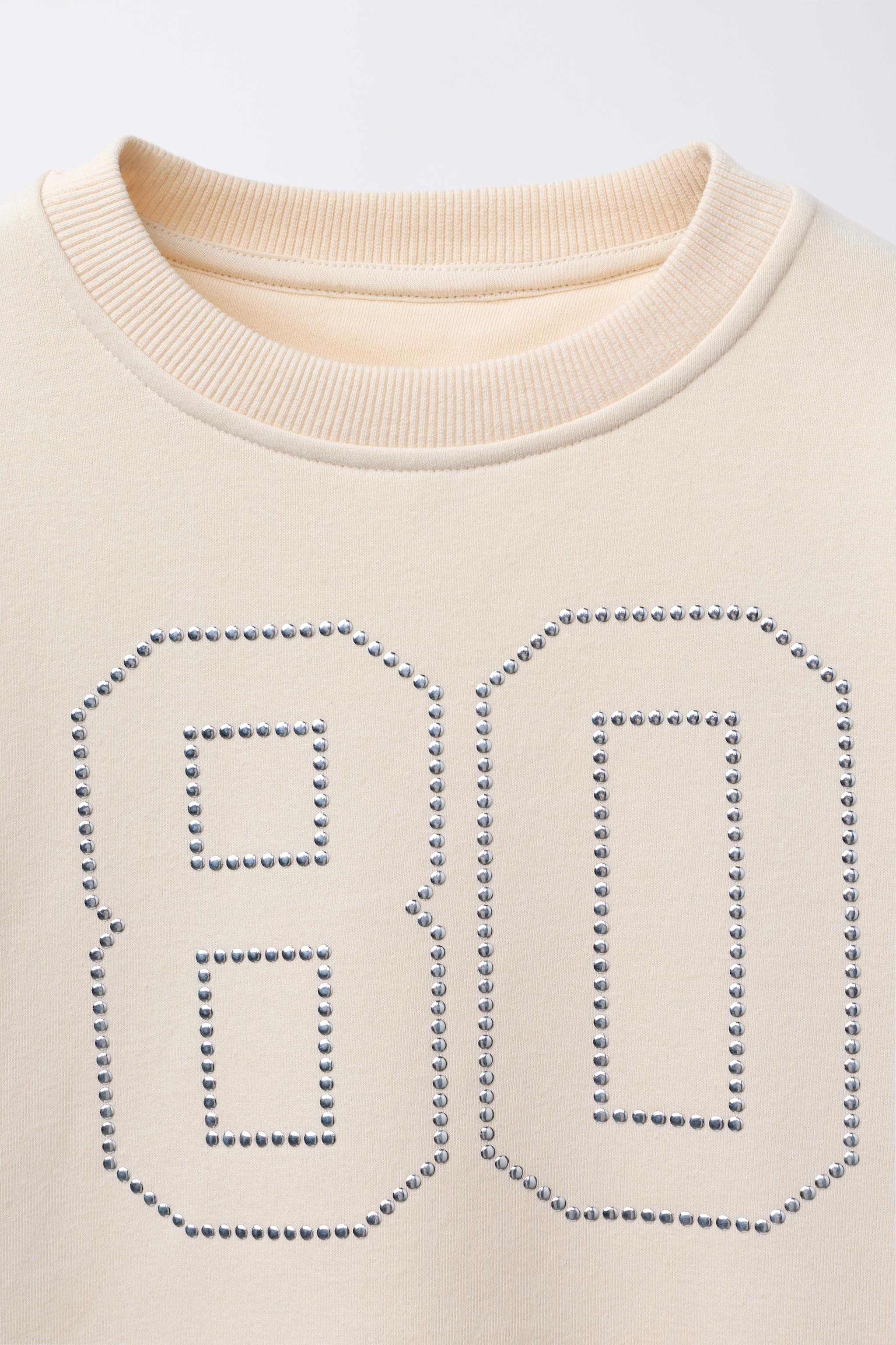 NUMBER STUD SWEATSHIRT