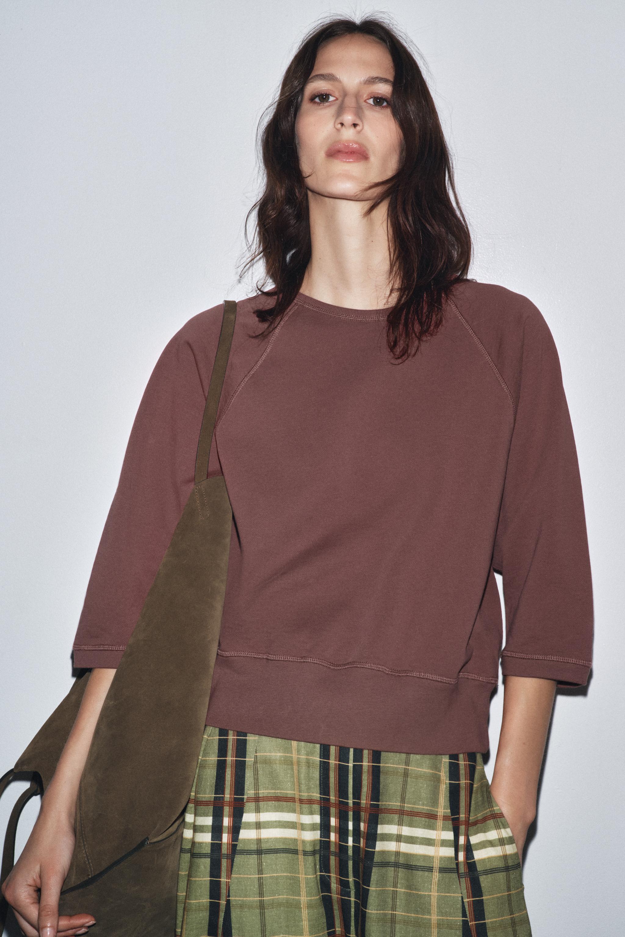 RAGLAN SLEEVE SWEATSHIRT