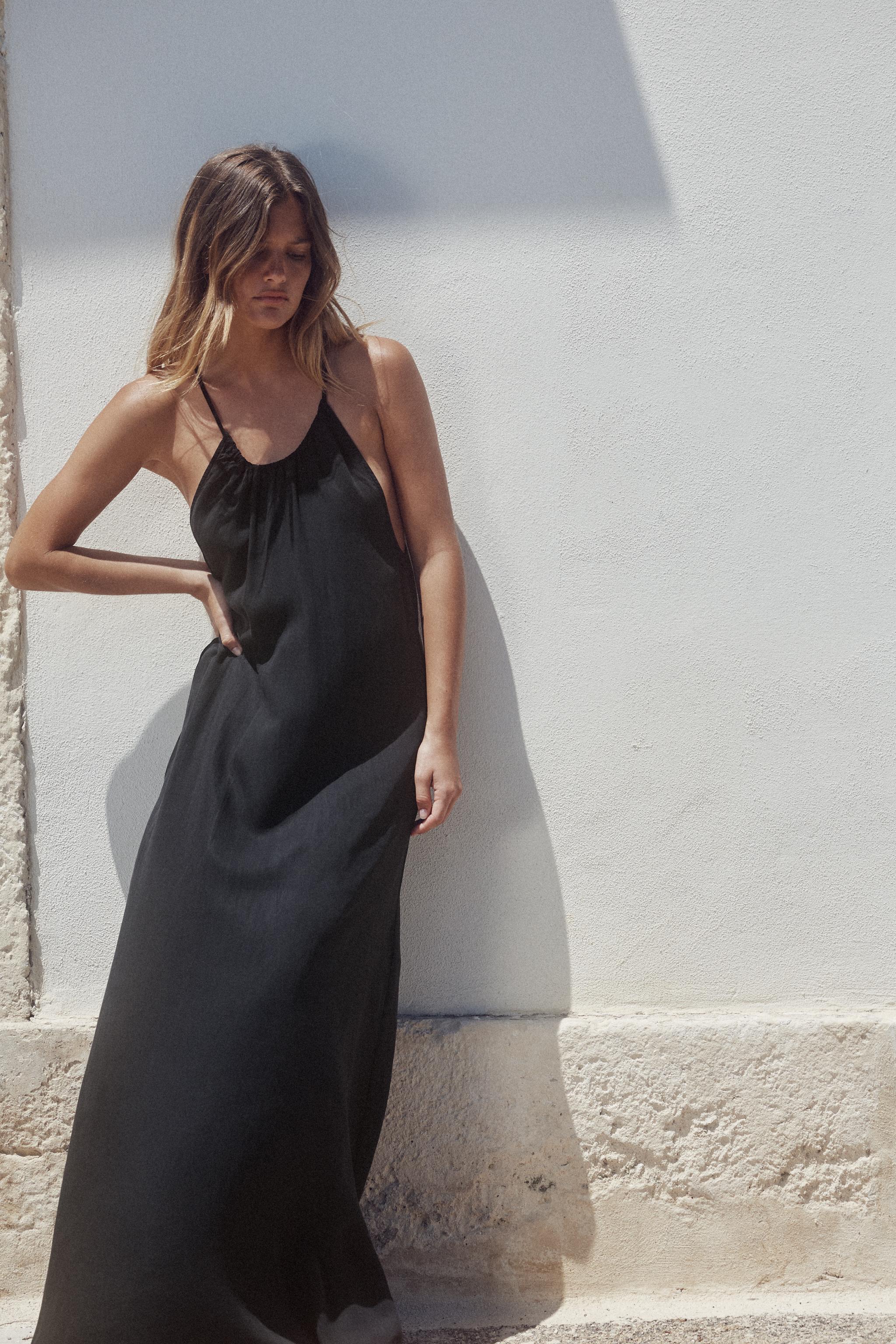 GATHERED HALTER DRESS