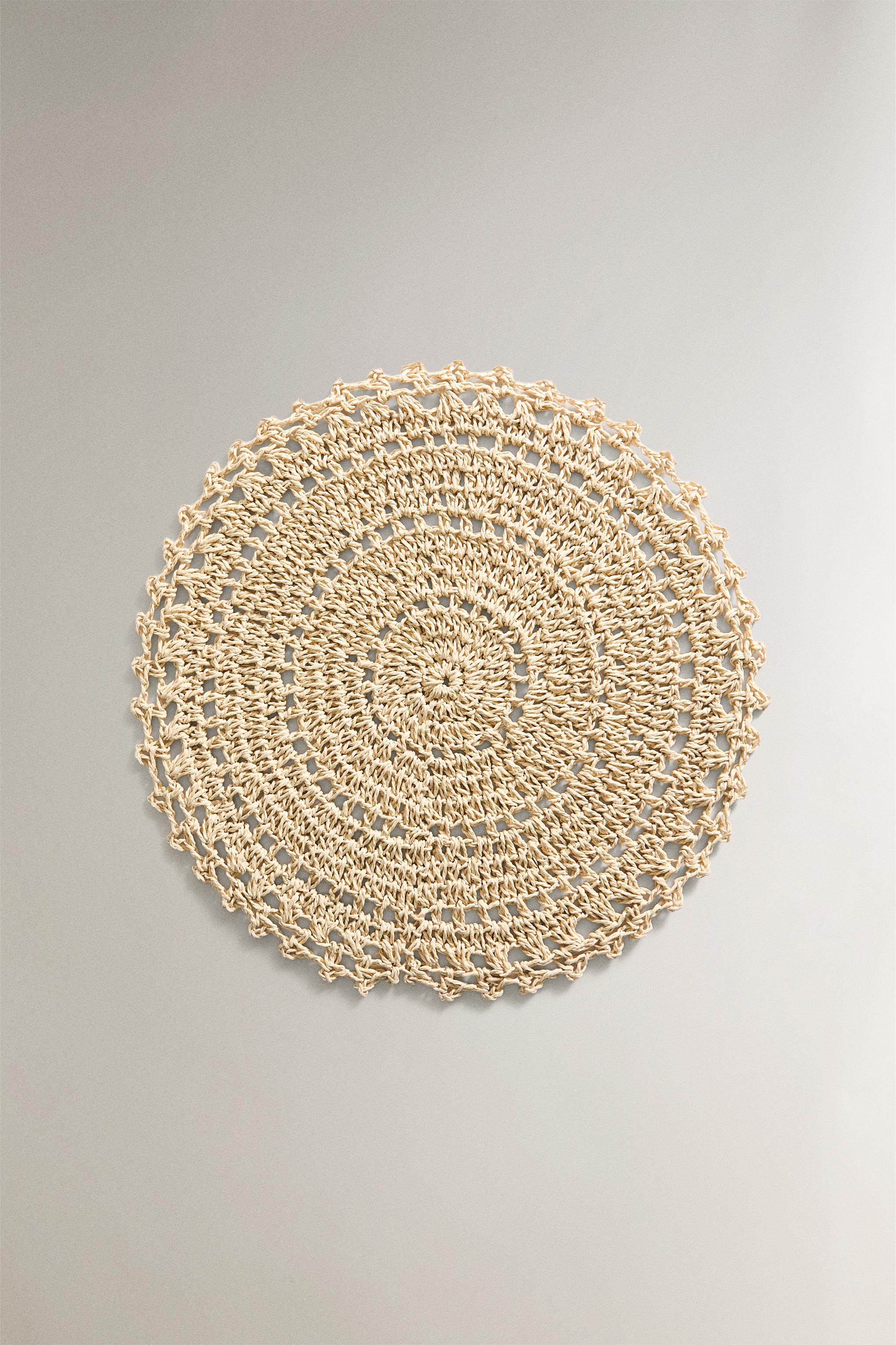 ROUND CROCHET PLACEMAT
