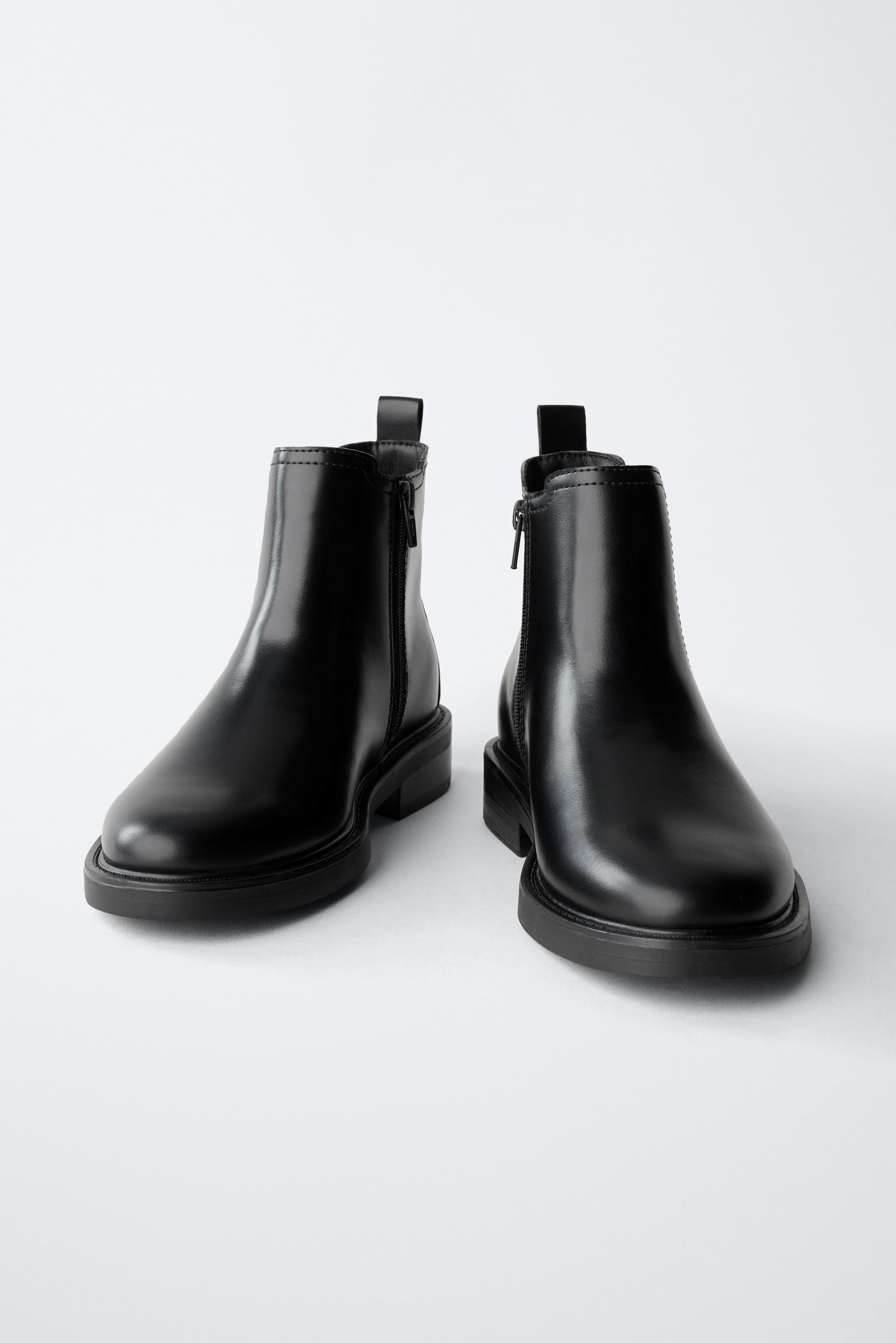 CHELSEA ANKLE BOOTS