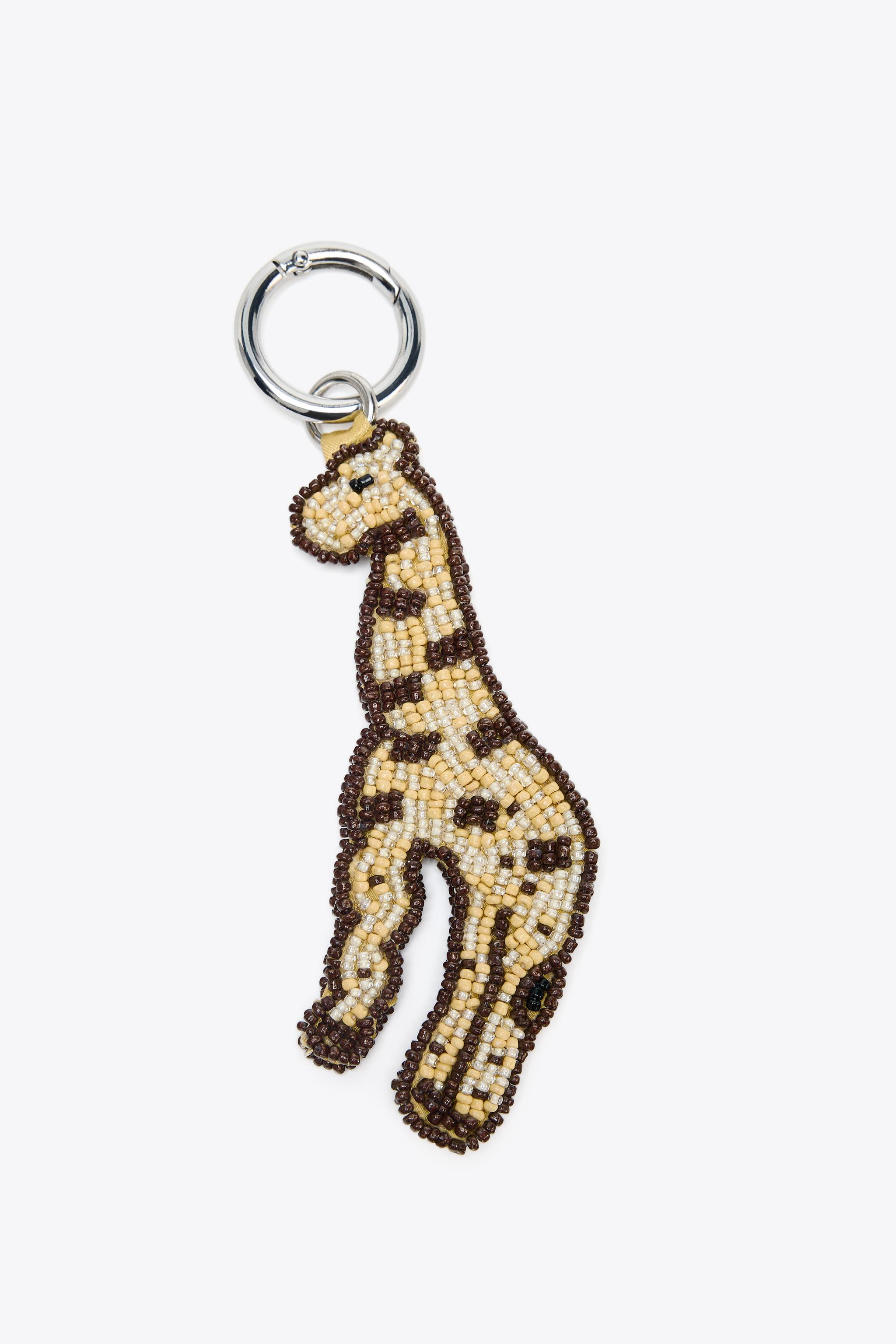 GIRAFFE CHARM