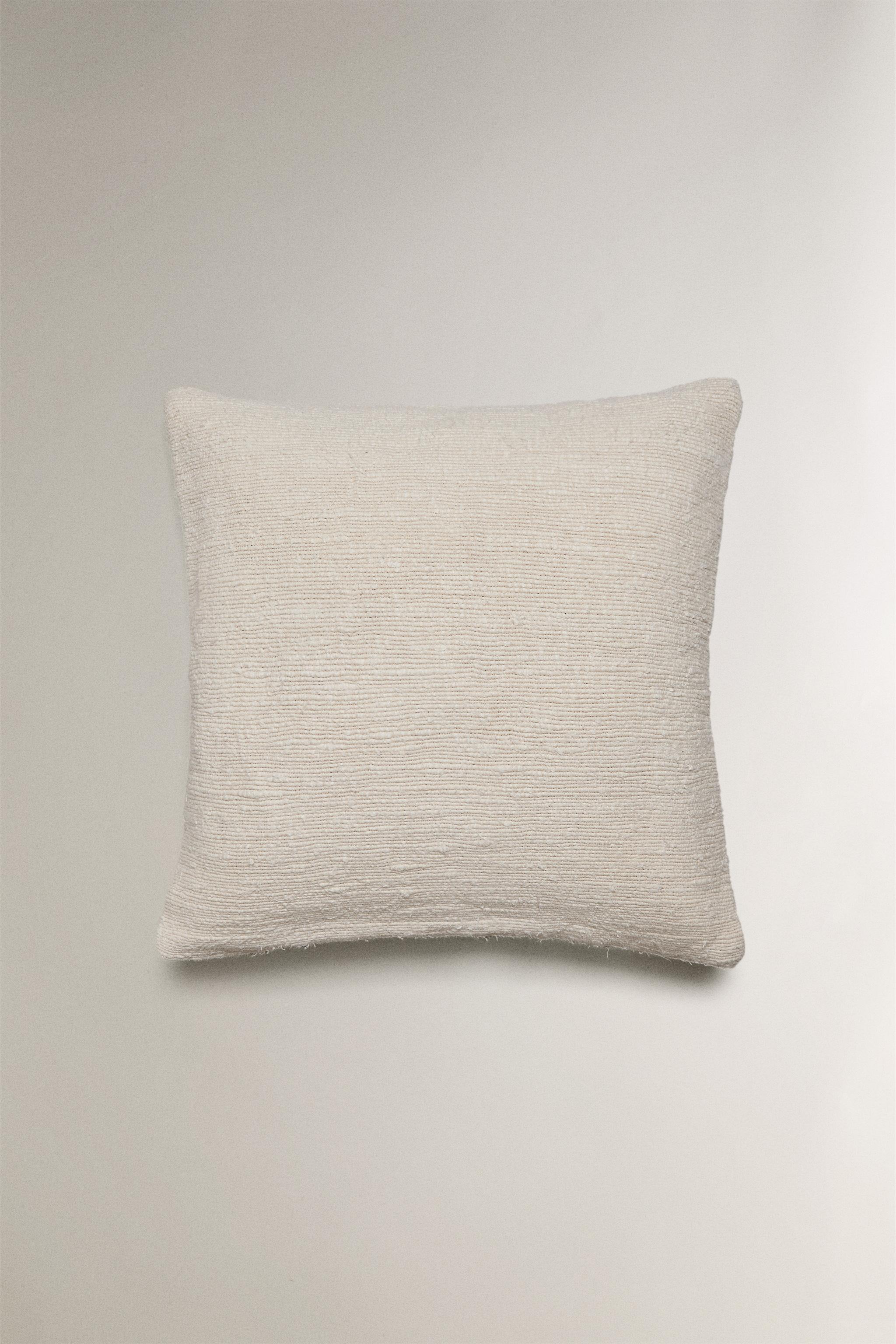 PLAITED THROW PILLOW COVER