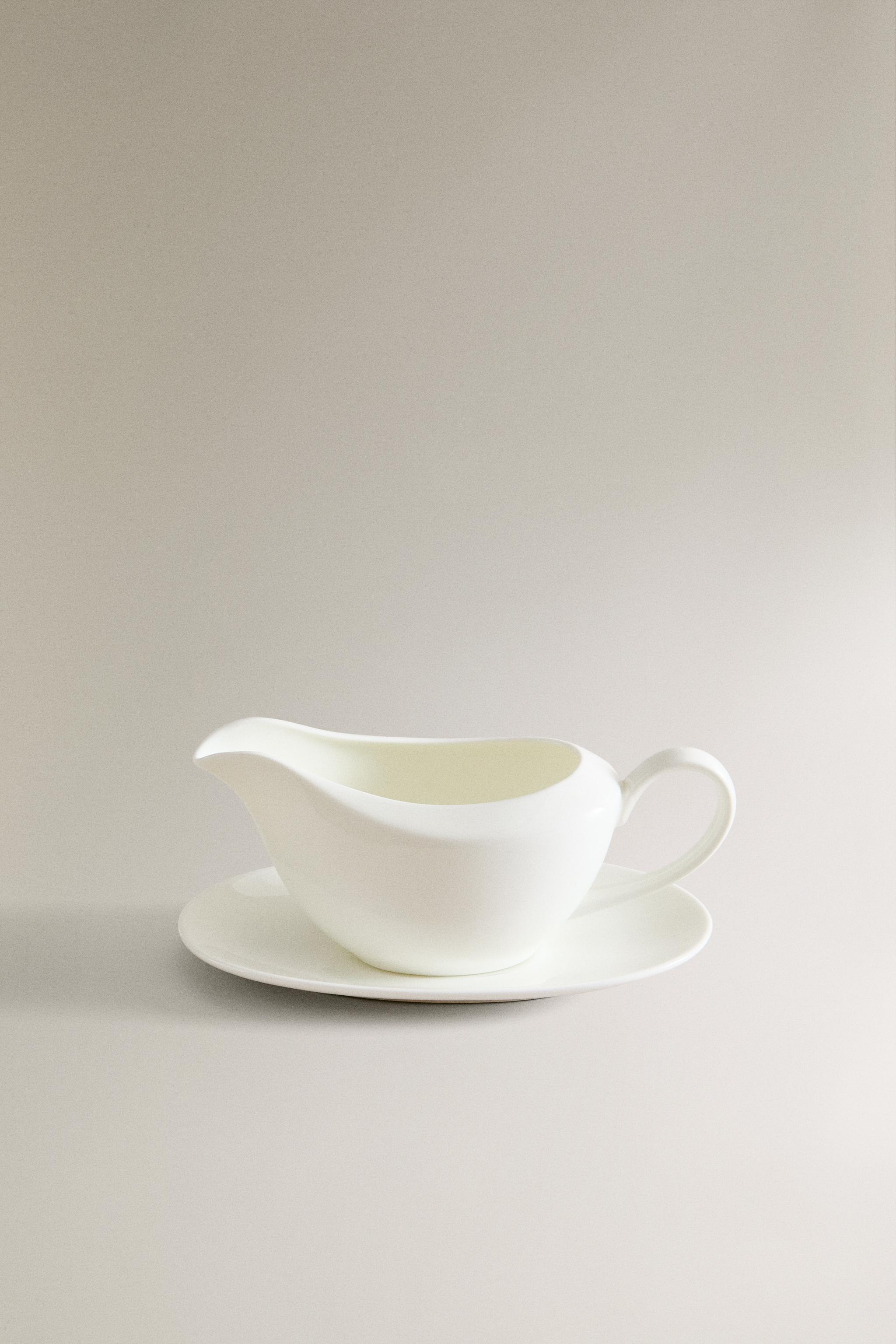 BONE CHINA GRAVY BOAT