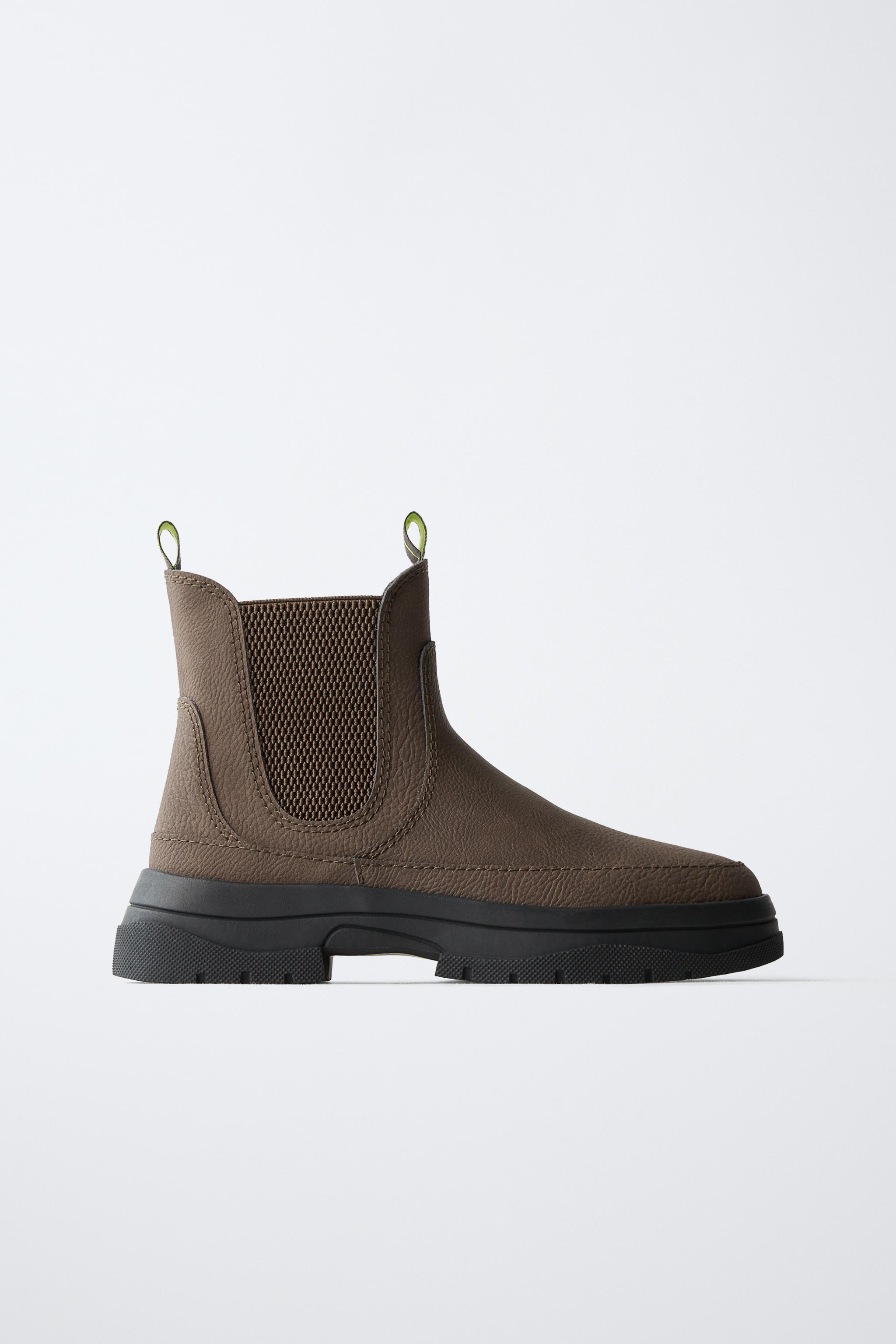 PULL TAB ANKLE BOOTS