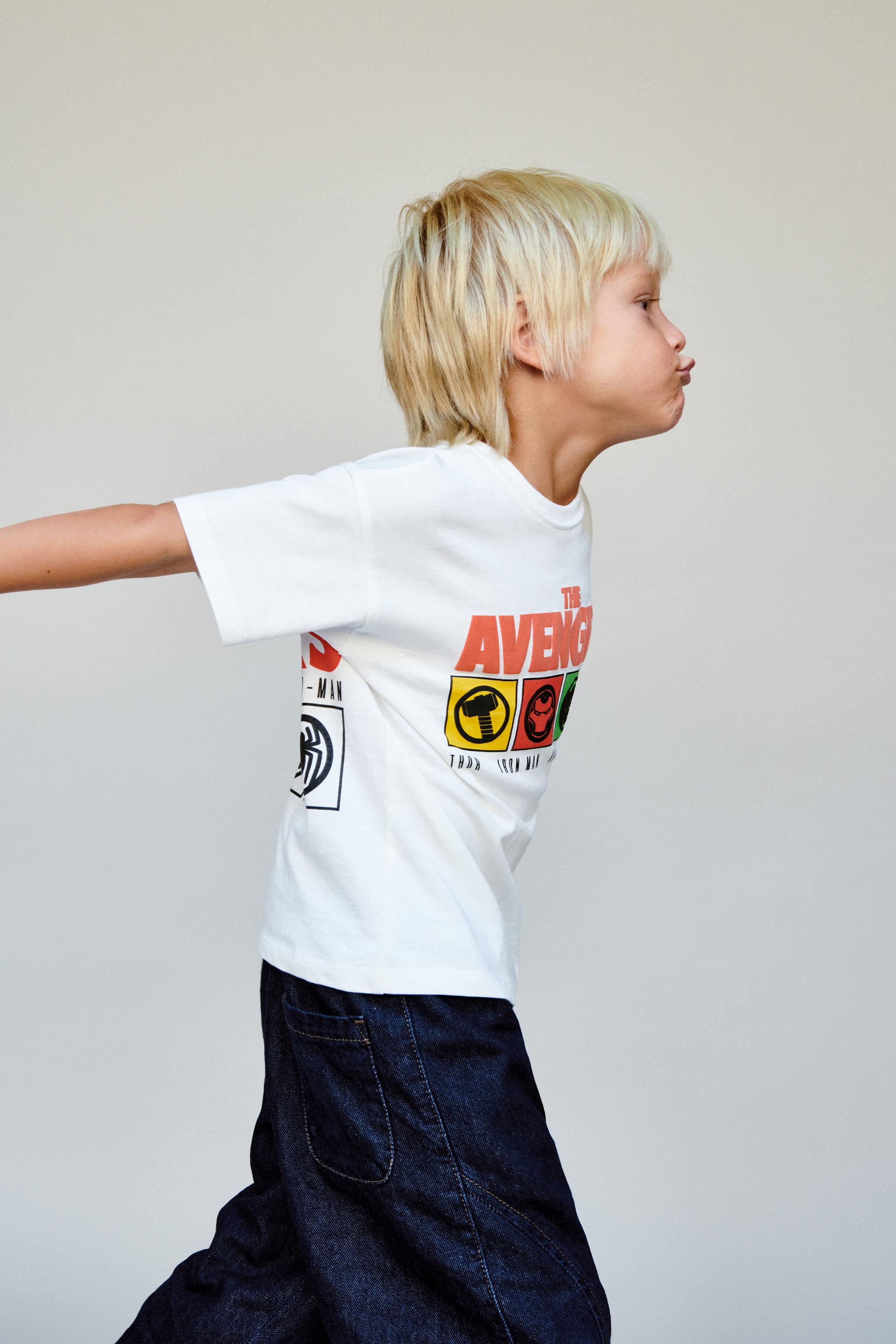 THE AVENGERS © MARVEL EMBOSSED T-SHIRT