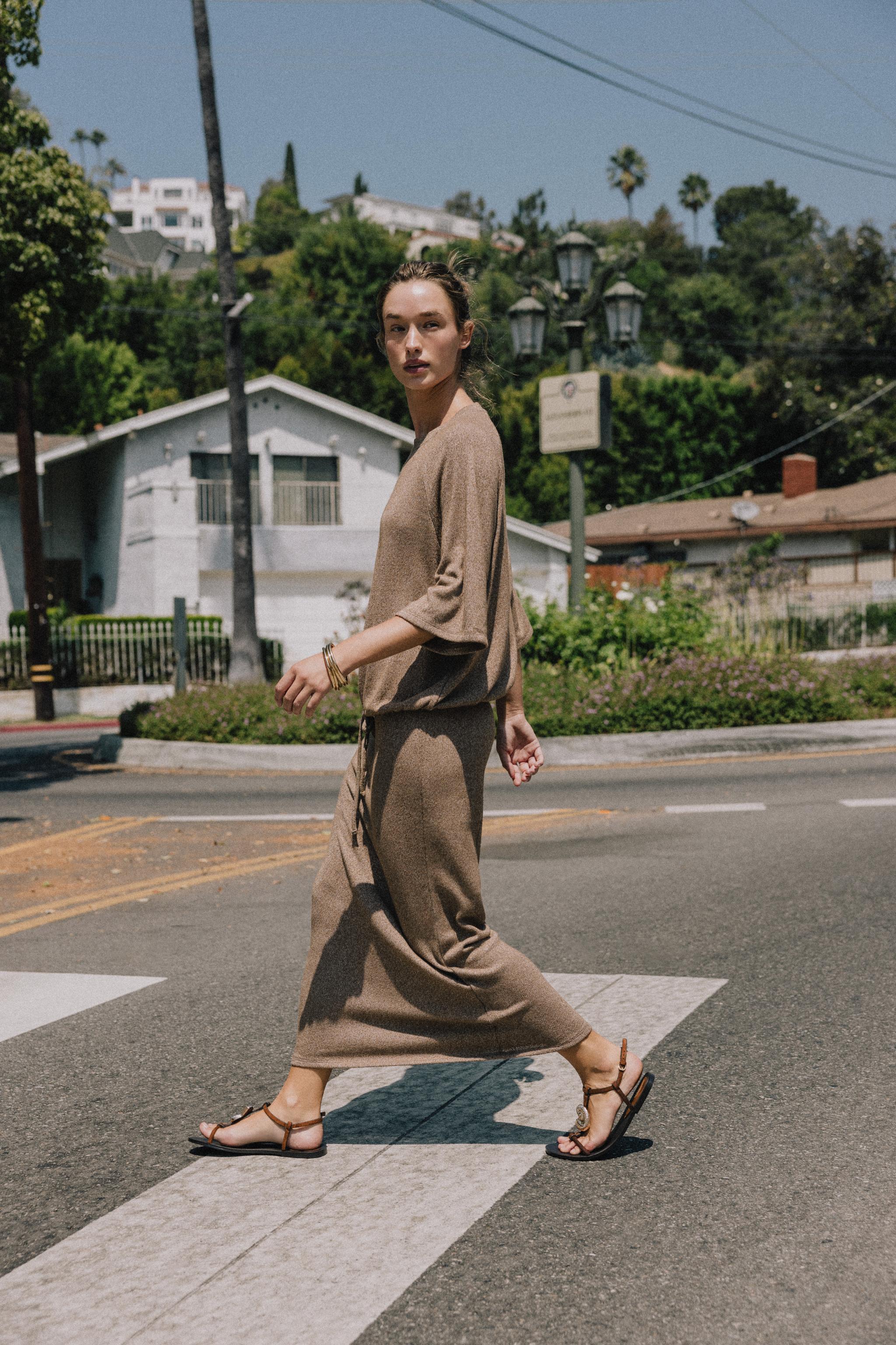 CUT-OUT KNIT T-SHIRT