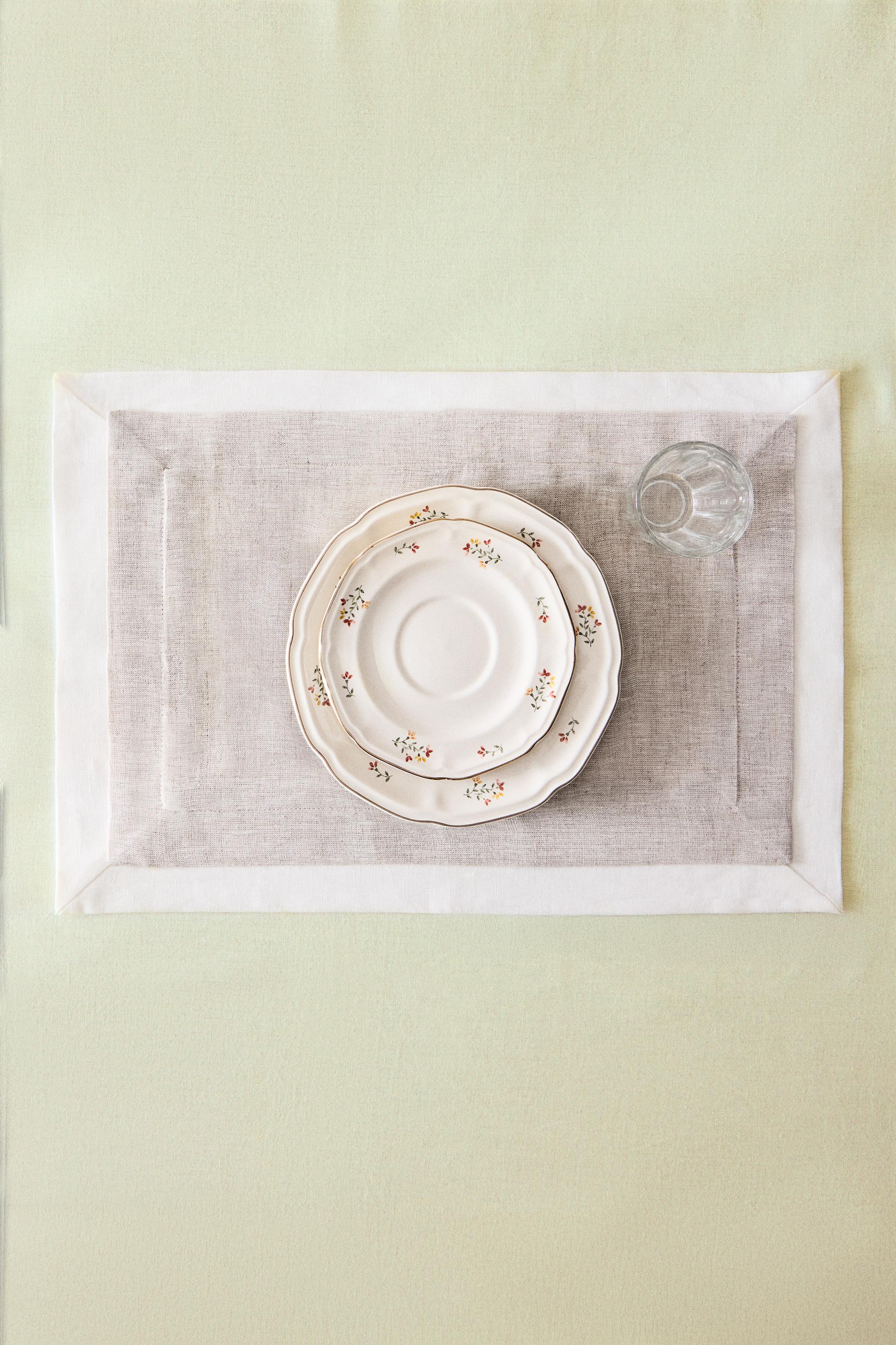 DOUBLE-LAYER PLACEMAT