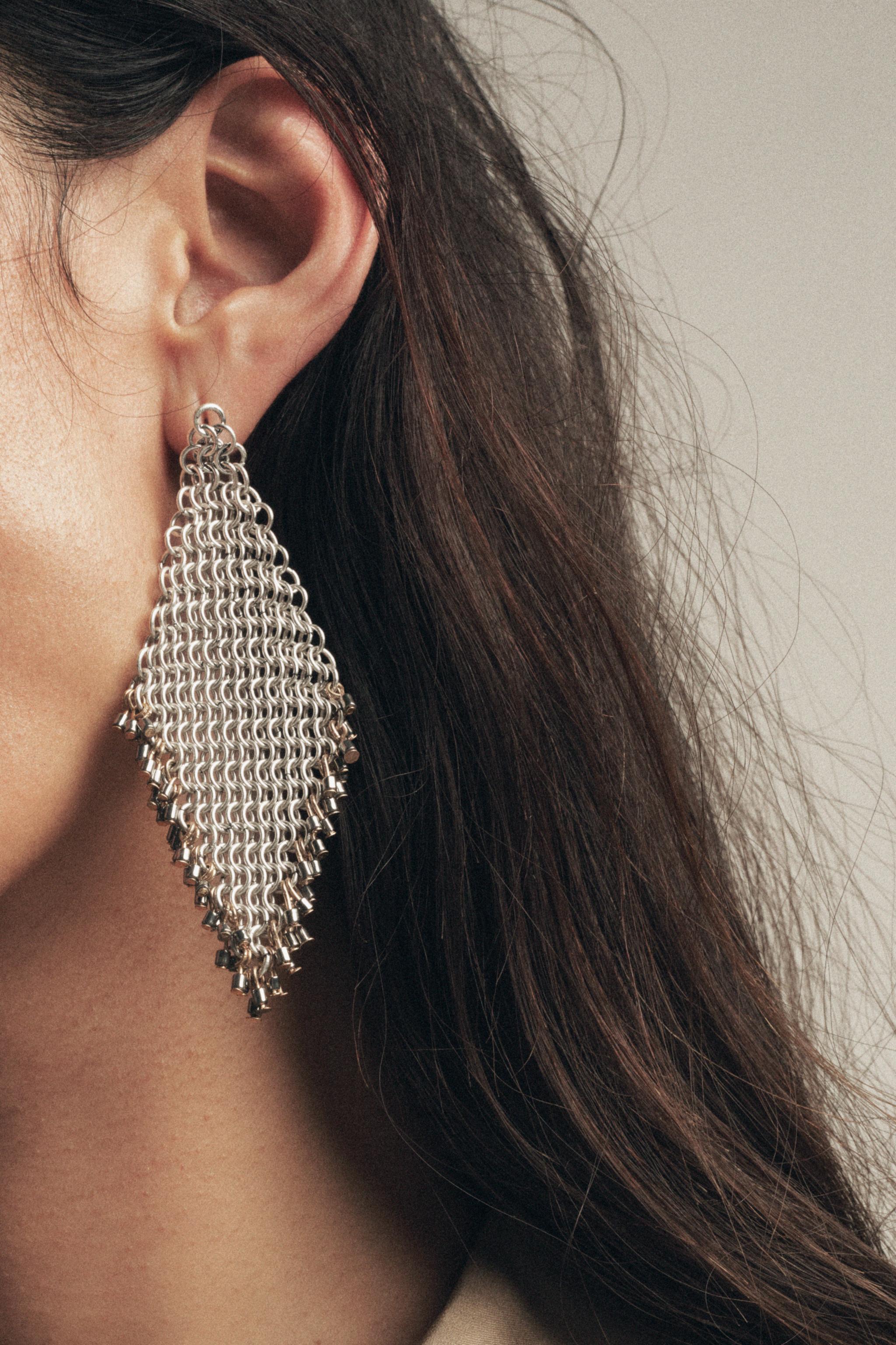 METAL MESH CONTRAST EARRINGS