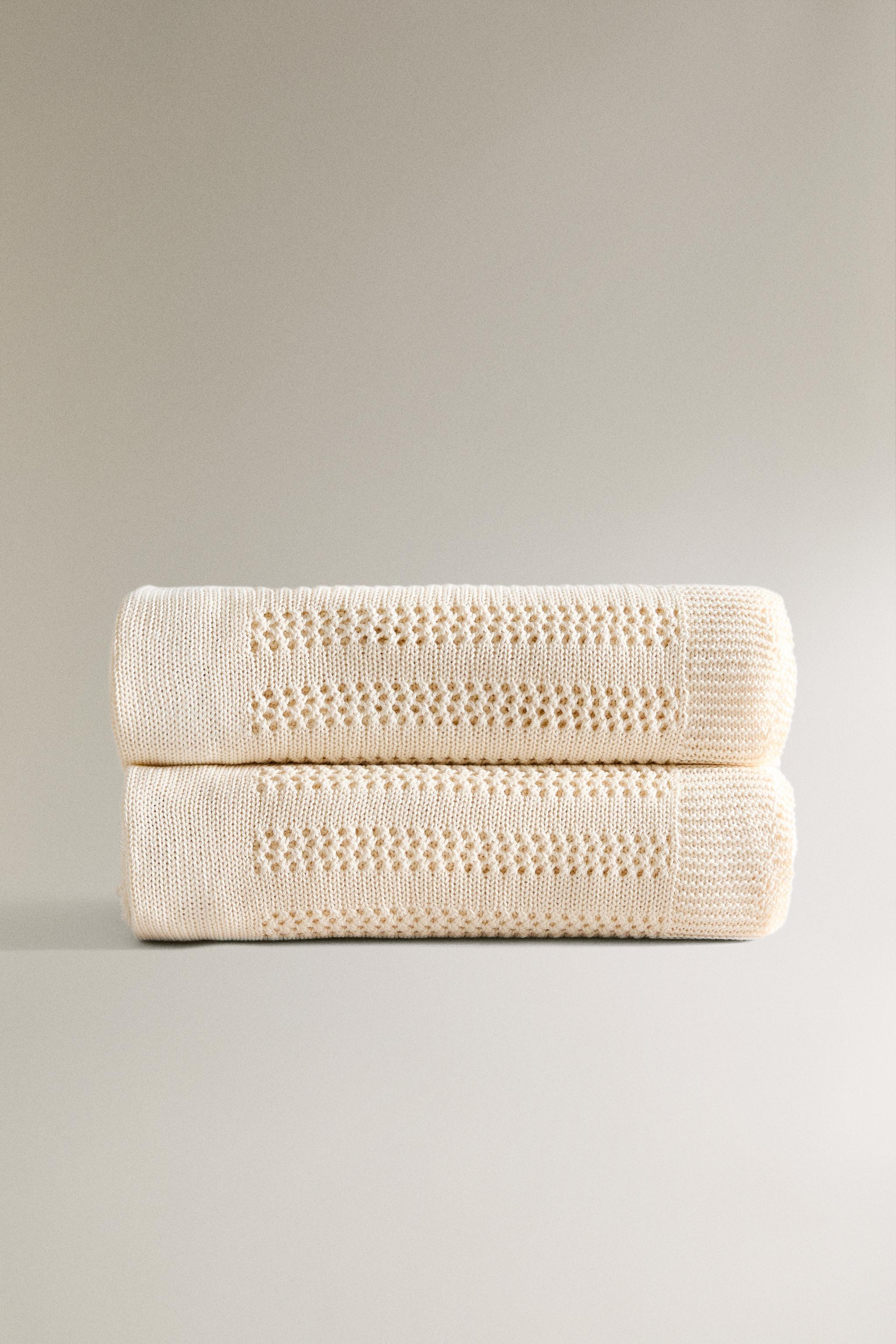CHILDREN'S OPENWORK COTTON BLANKET