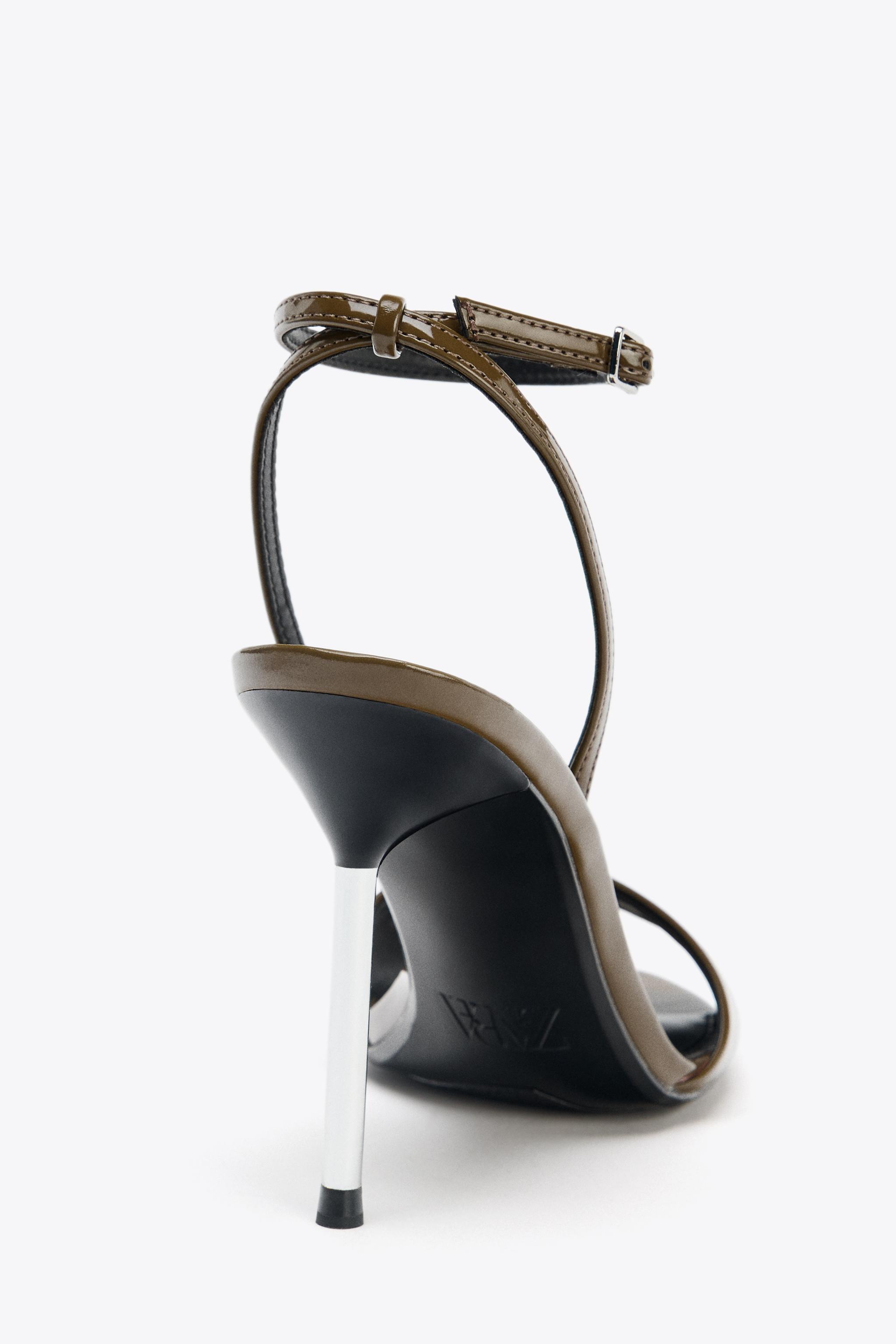 PATENT EFFECT HIGH HEELED SANDALS