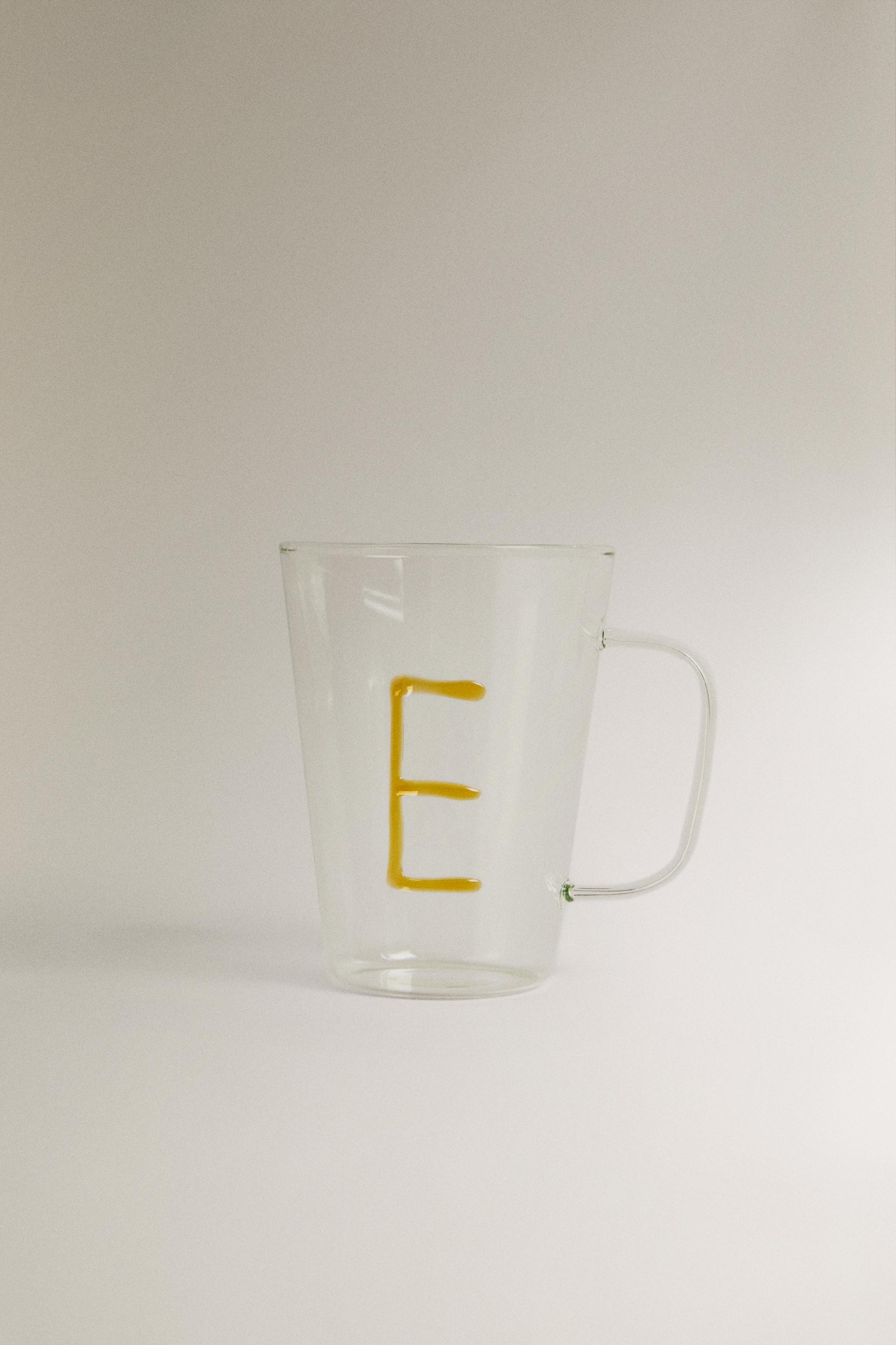 BOROSILICATE MUG WITH INITIAL E